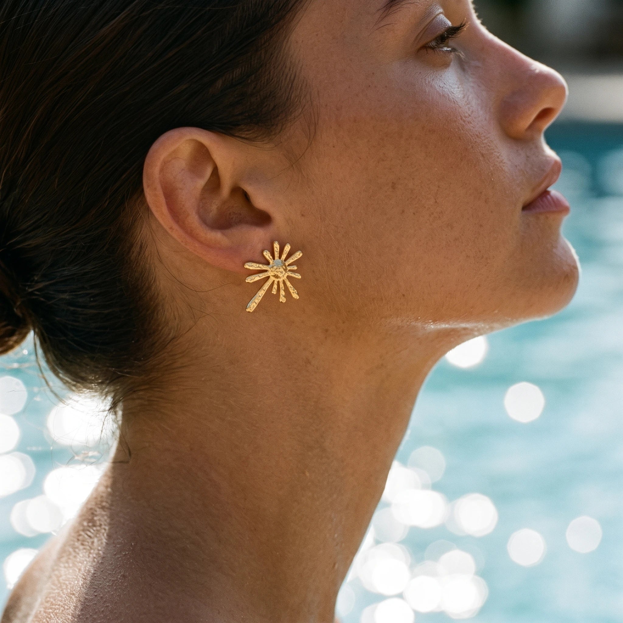 QIAOREN 13274 Gold Tone Irregular Splash Star Stud Earrings Hammered Textured Abstract Radiant Shape Pin Studs Artistic