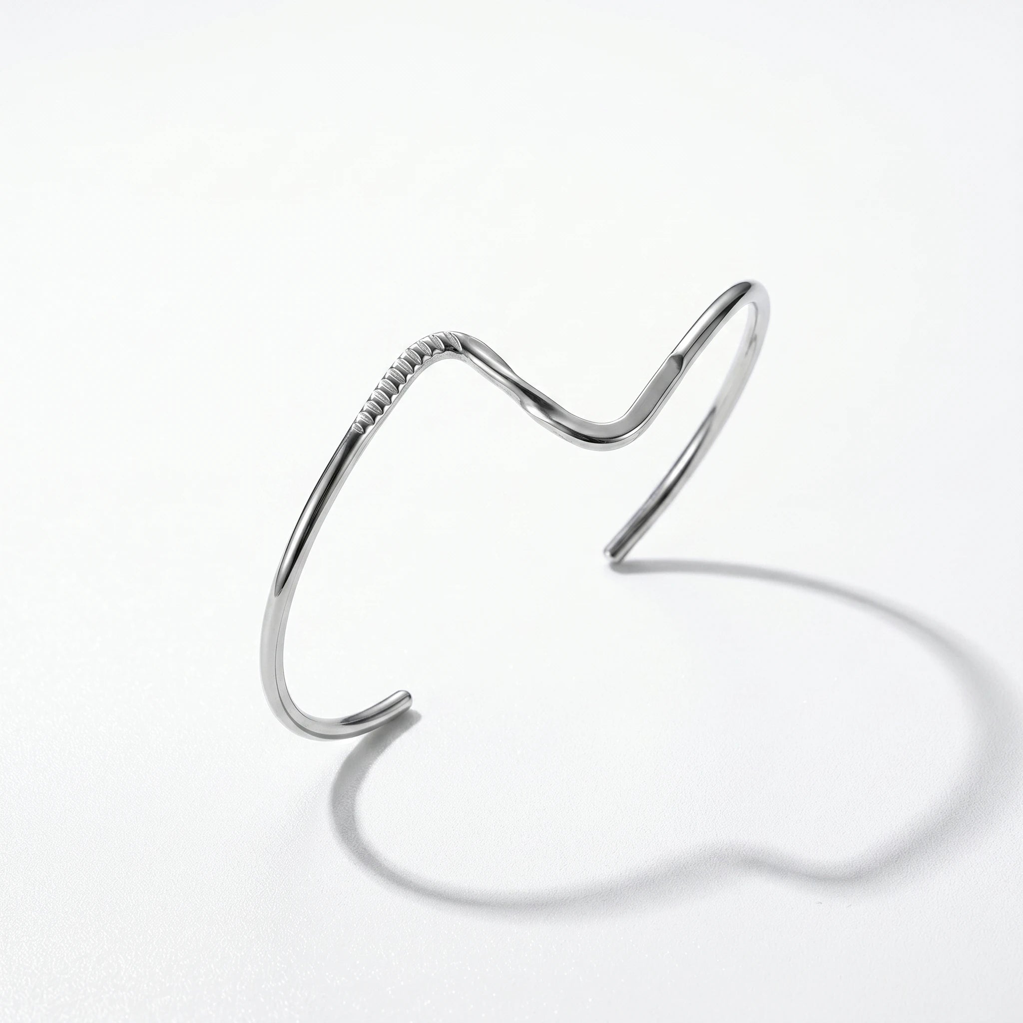 QIAOREN 12774 Trend Heart Outline Thin Wire Open Bangle Stainless Steel Silver Adjustable Minimal Daily Wrist Jewelry