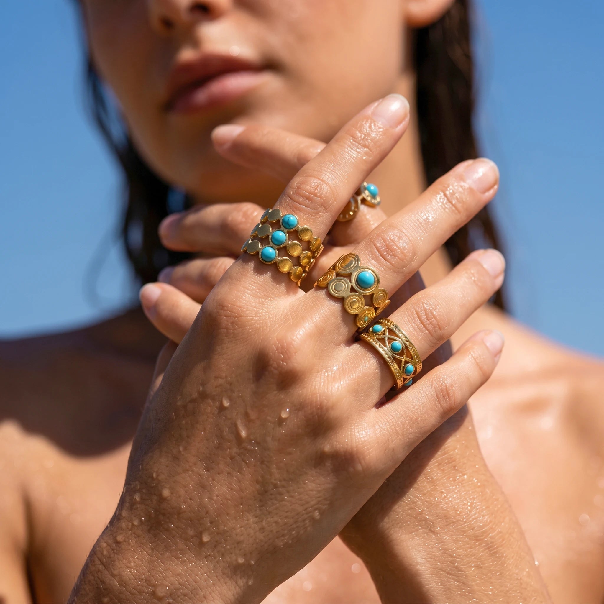 QIAOREN 13181-85 5Pcs Gold Stainless Steel Turquoise Open Ring Set Irregular Hammered Crown Adjustable Boho Stackable Rings