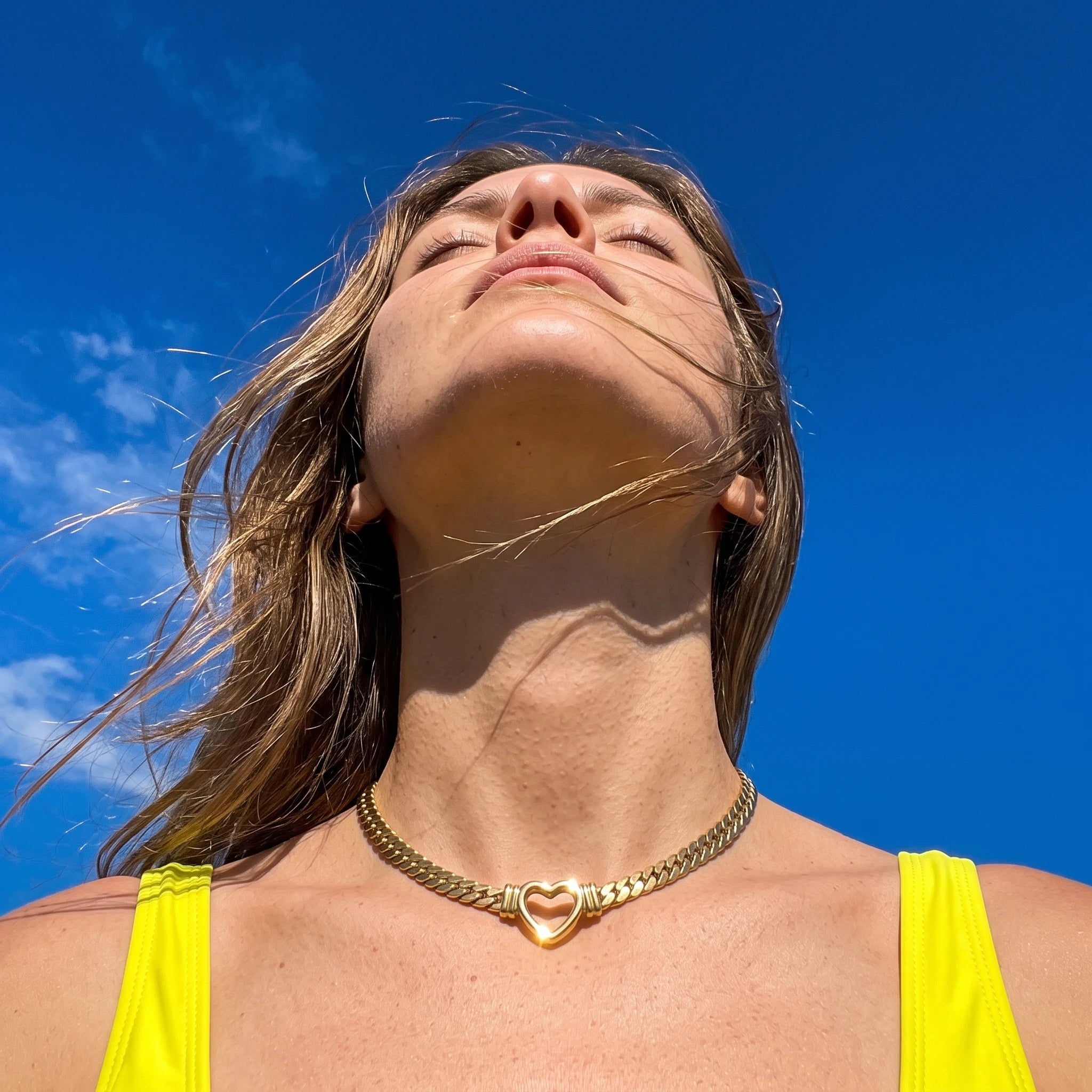 QIAOREN 13538 Chunky Flat Cuban Link Choker Necklace with Hollow Open Heart Center Charm, Polished Thick Gold Chain Necklace