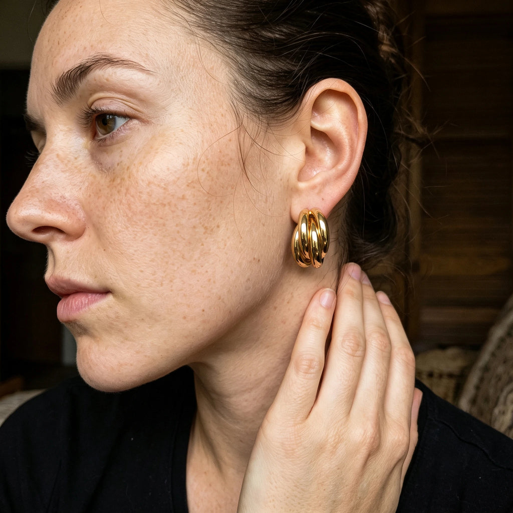 QIAOREN 14542 Multi Band Earrings, Polished Gold Layered Spring Clasp Earrings, Hypoallergenic Jewelry Gift