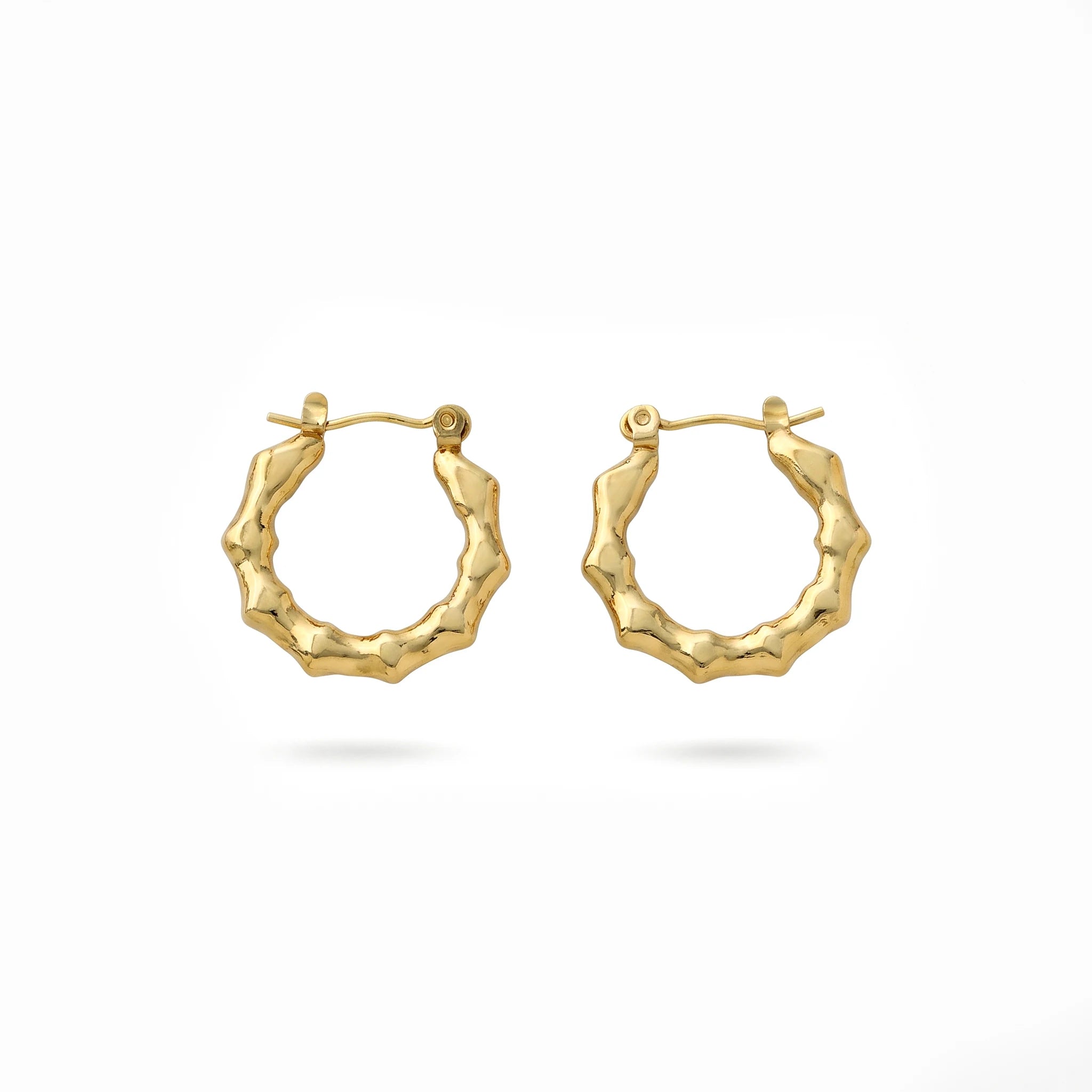 QIAOREN 13264 Gold Tone Irregular Hammered Circle Stud Earrings Textured Crinkled Wavy Round Click Back Studs Rough Matte