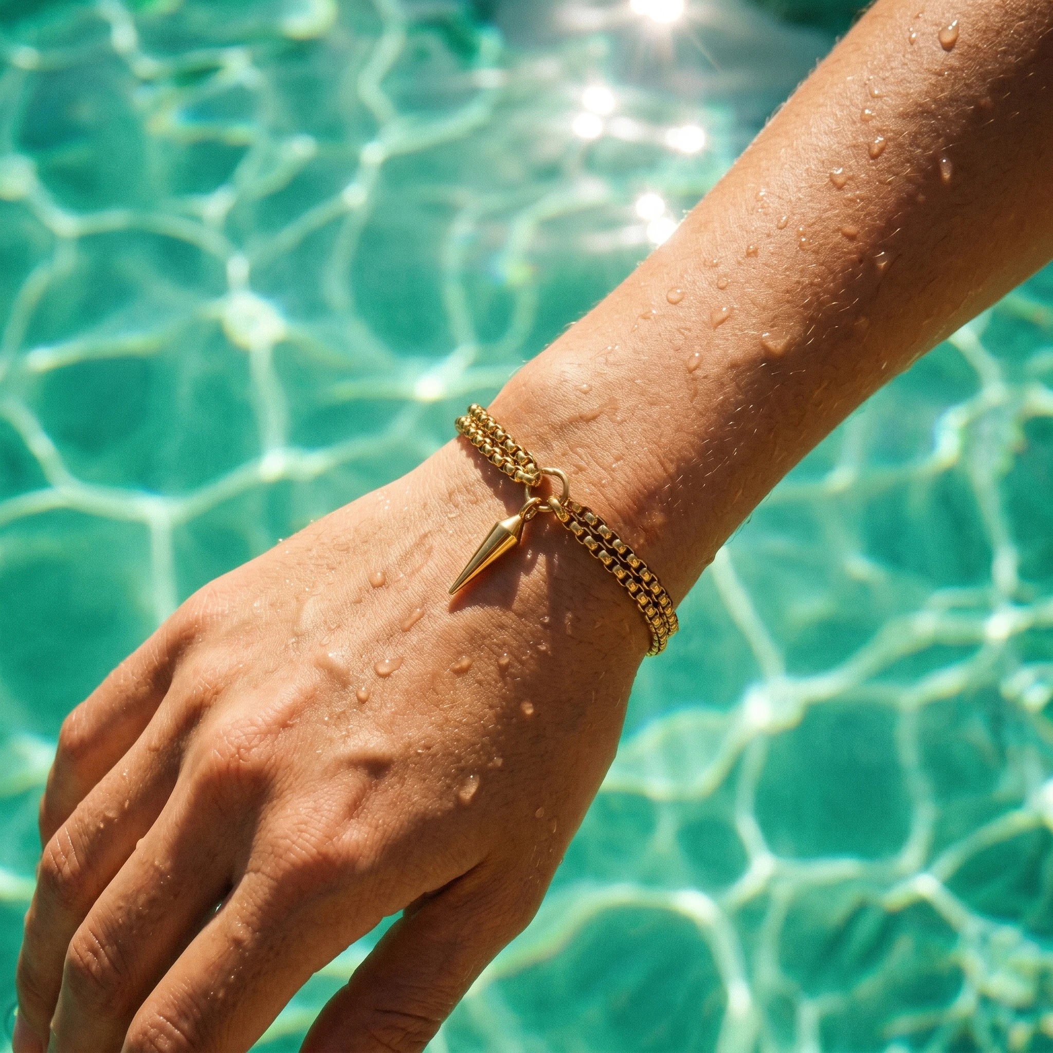 QIAOREN 11431 Rust Resistant Waterproof 18K Gold Plated Stainless Steel Double Curb Chain Spike Bracelet