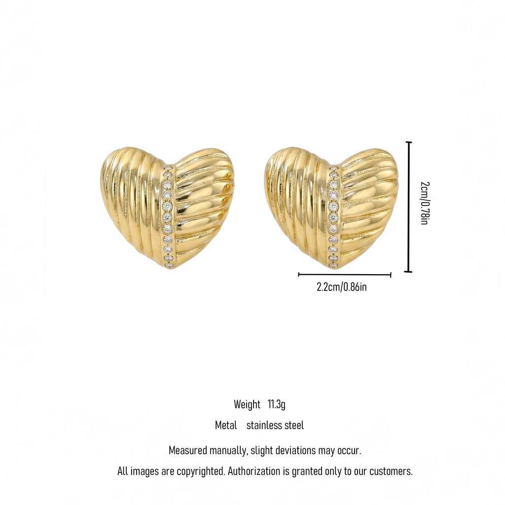 QIAOREN 12206 18K Gold Plated Striped Heart Stud Earrings Inlaid Zircon Stainless Steel Textured Love Ear Jewelry for Women