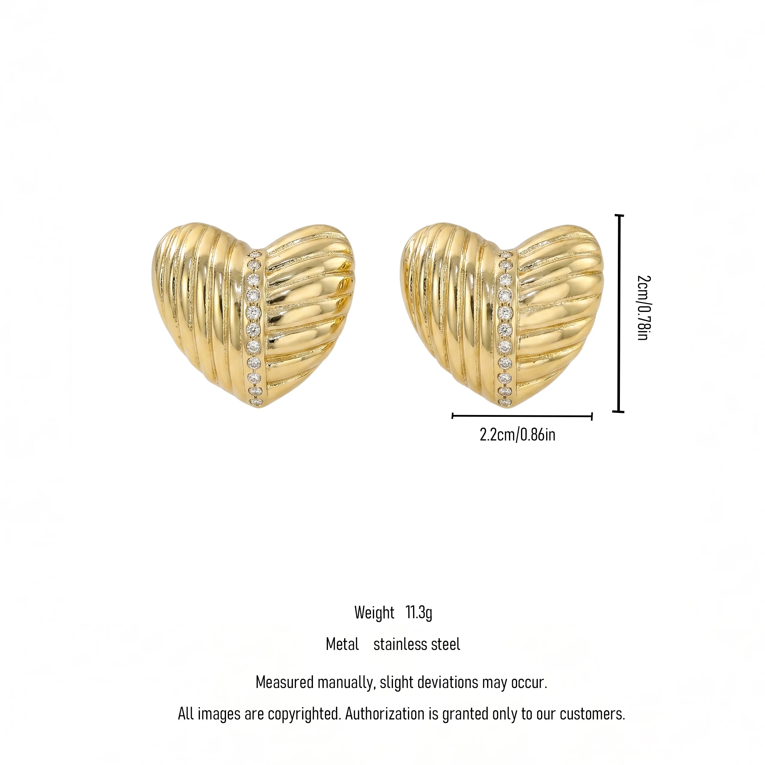 QIAOREN 12206 18K Gold Plated Striped Heart Stud Earrings Inlaid Zircon Stainless Steel Textured Love Ear Jewelry for Women