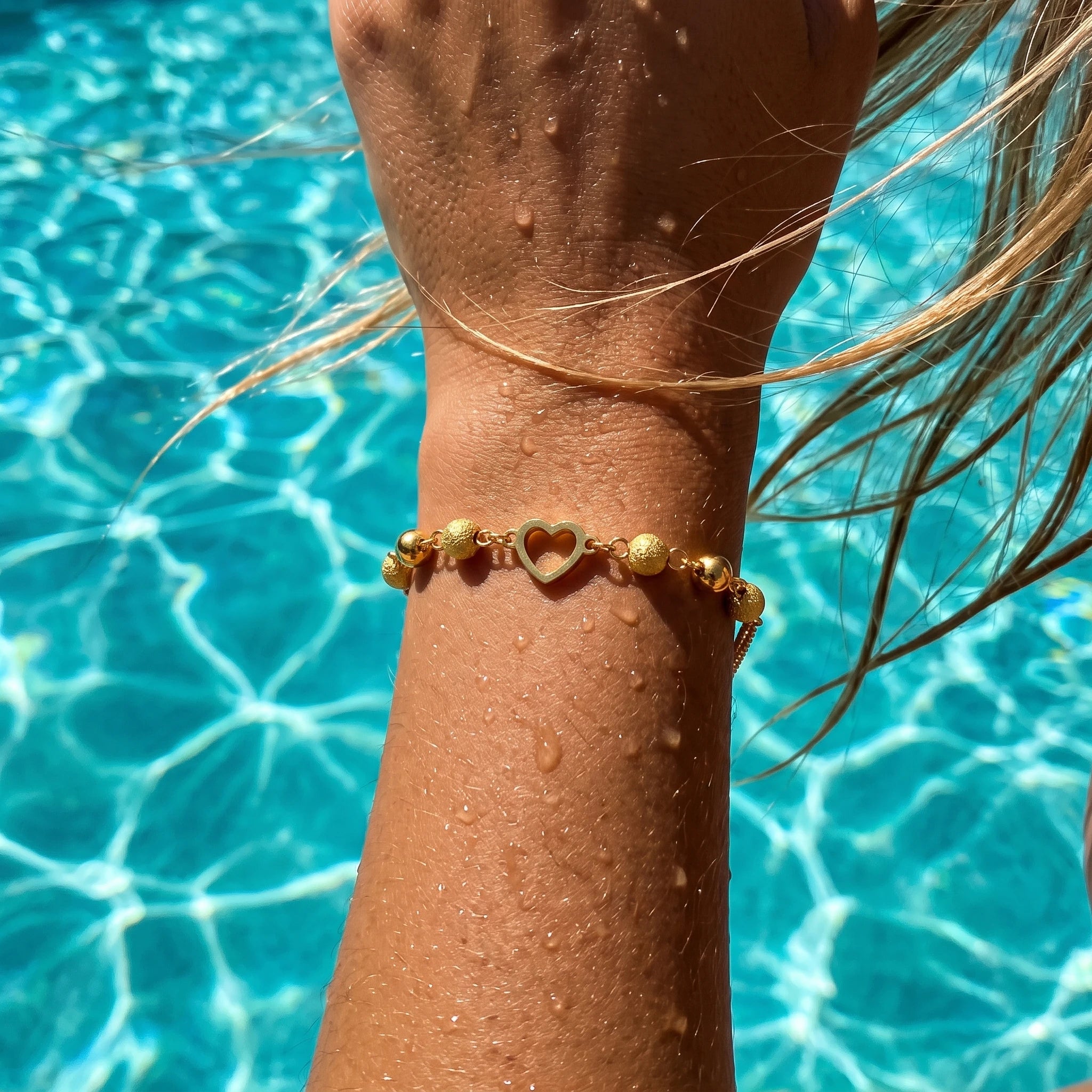QIAOREN 13973 Stainless Steel Heart Charm Beaded Bracelet Gold Layered Chain Bracelet Adjustable Minimalist Jewelry for Women