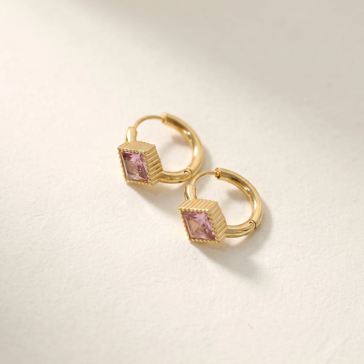 QIAOREN 12121-24 18K Gold Plated Stainless Steel Huggie Hoop Earrings Princess Cut Square CZ Inlaid Textured Bezel Ear Buckle