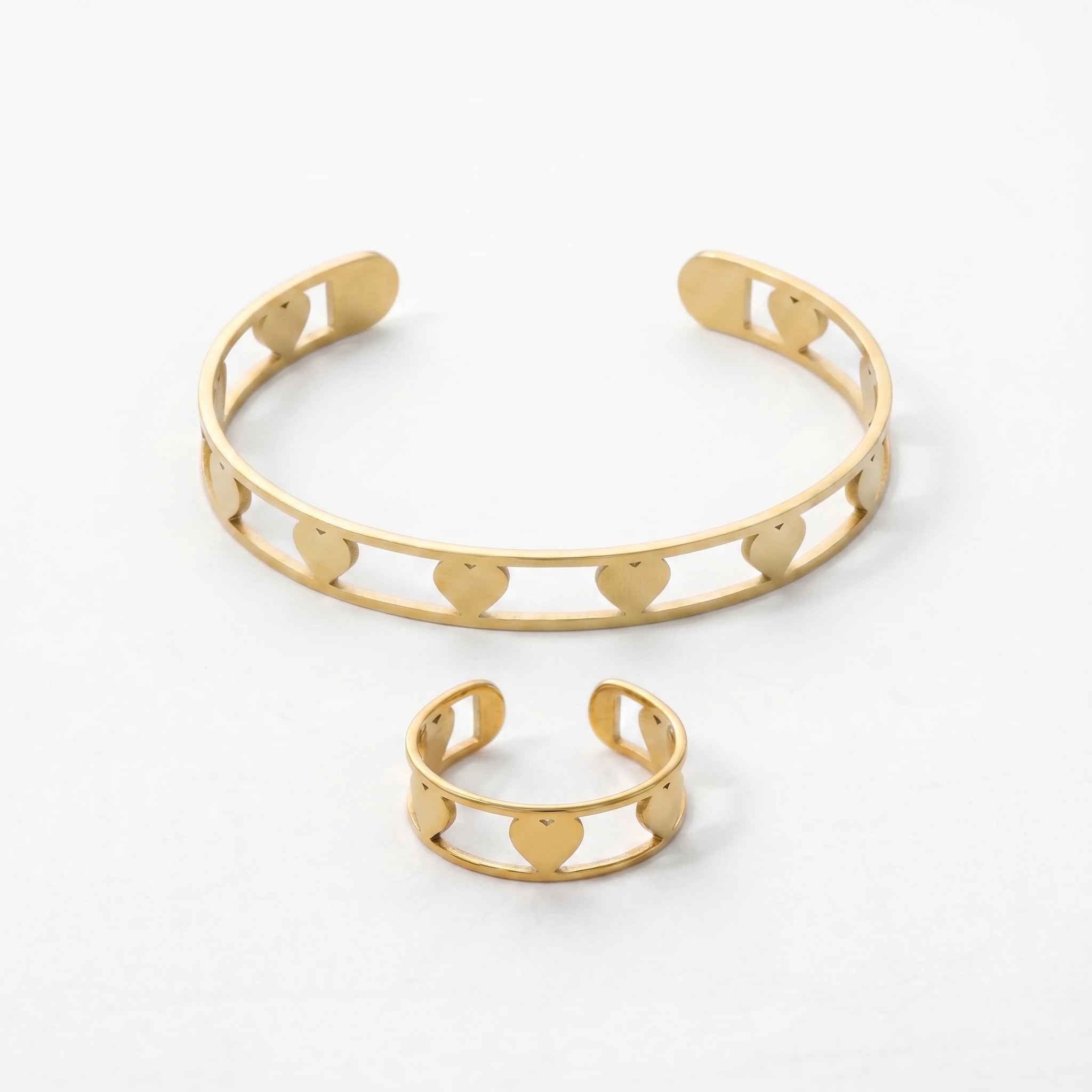 QIAOREN 11059 Luxury Gold Heart Cutout Bangle and Ring Set Stainless Steel Matching Jewelry for Women