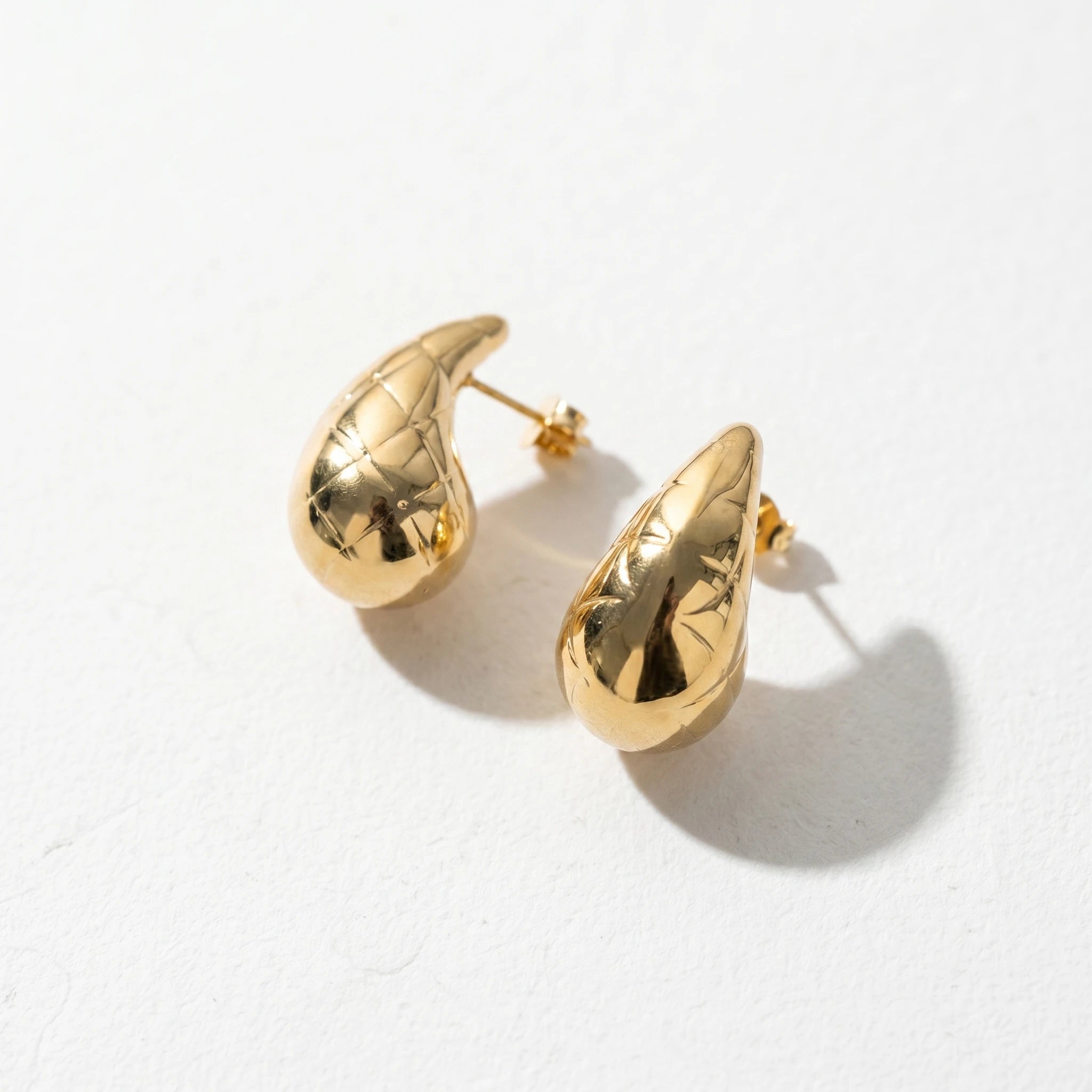 QIAOREN 12273 Trendy Quilted Criss Cross Teardrop Earrings Gold Stainless Steel Etched Lattice Waterdrop Dome Studs Women US EU