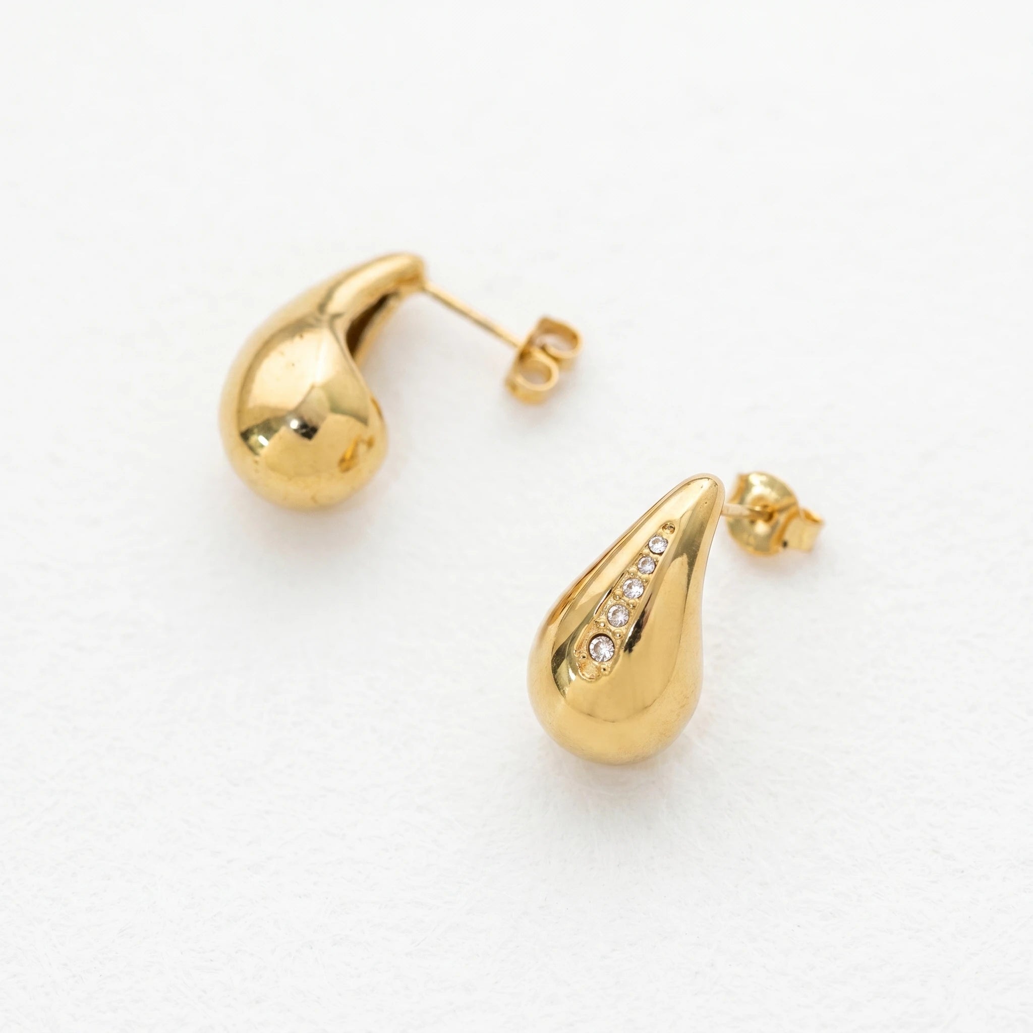 QIAOREN 12508 Tarnish Free Waterproof Gold Water Drop Earrings Stainless Steel Pave CZ Stripe Puffy Studs Women US EU
