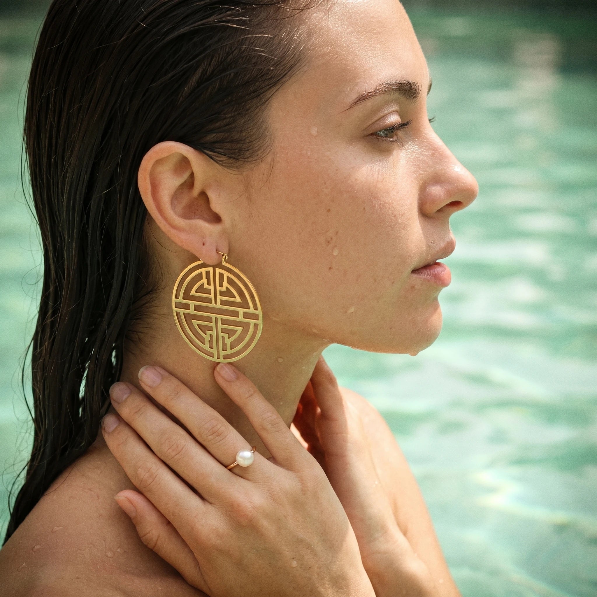 QIAOREN 11186 Vintage Chinese Style Hoop Earrings Gold Stainless Steel Hollow Geometric Statement Earrings for Women