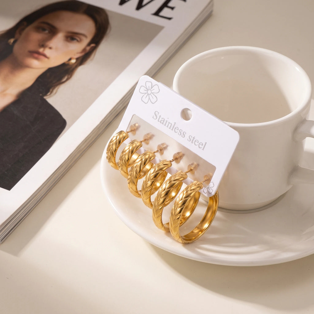 QIAOREN14603Gold Stainless Steel Hoop Earrings Wheat Texture Huggie Earrings Waterproof Hypoallergenic Fashion Jewelry for Women