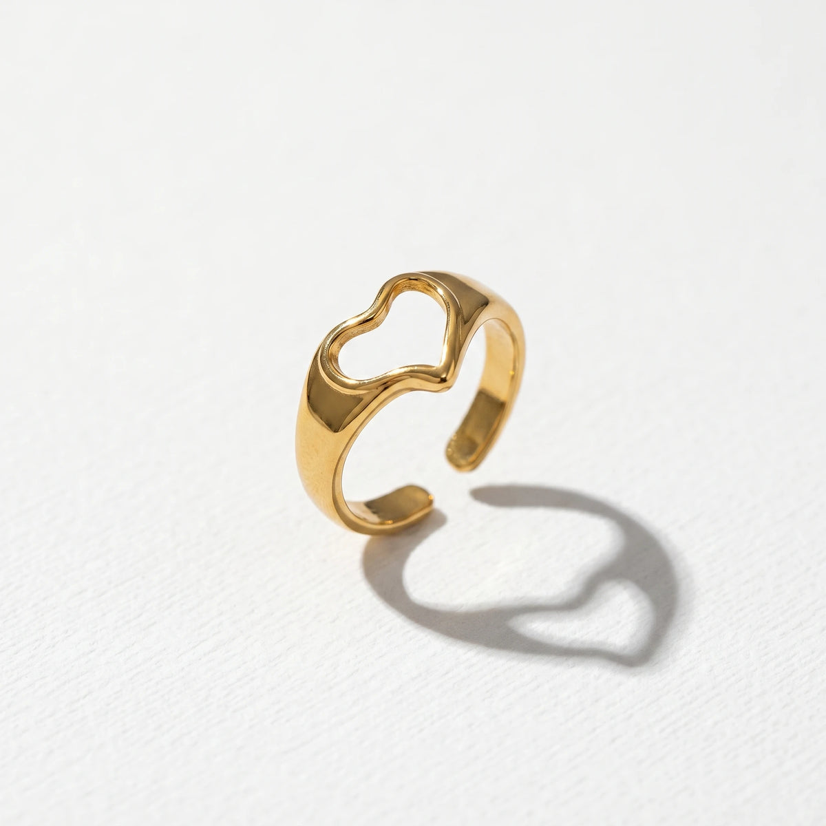 QIAOREN 13066-70 5Pcs 18K Gold Plated Stainless Steel Heart Open Ring Set, Adjustable Stackable Hollow Love Finger Rings