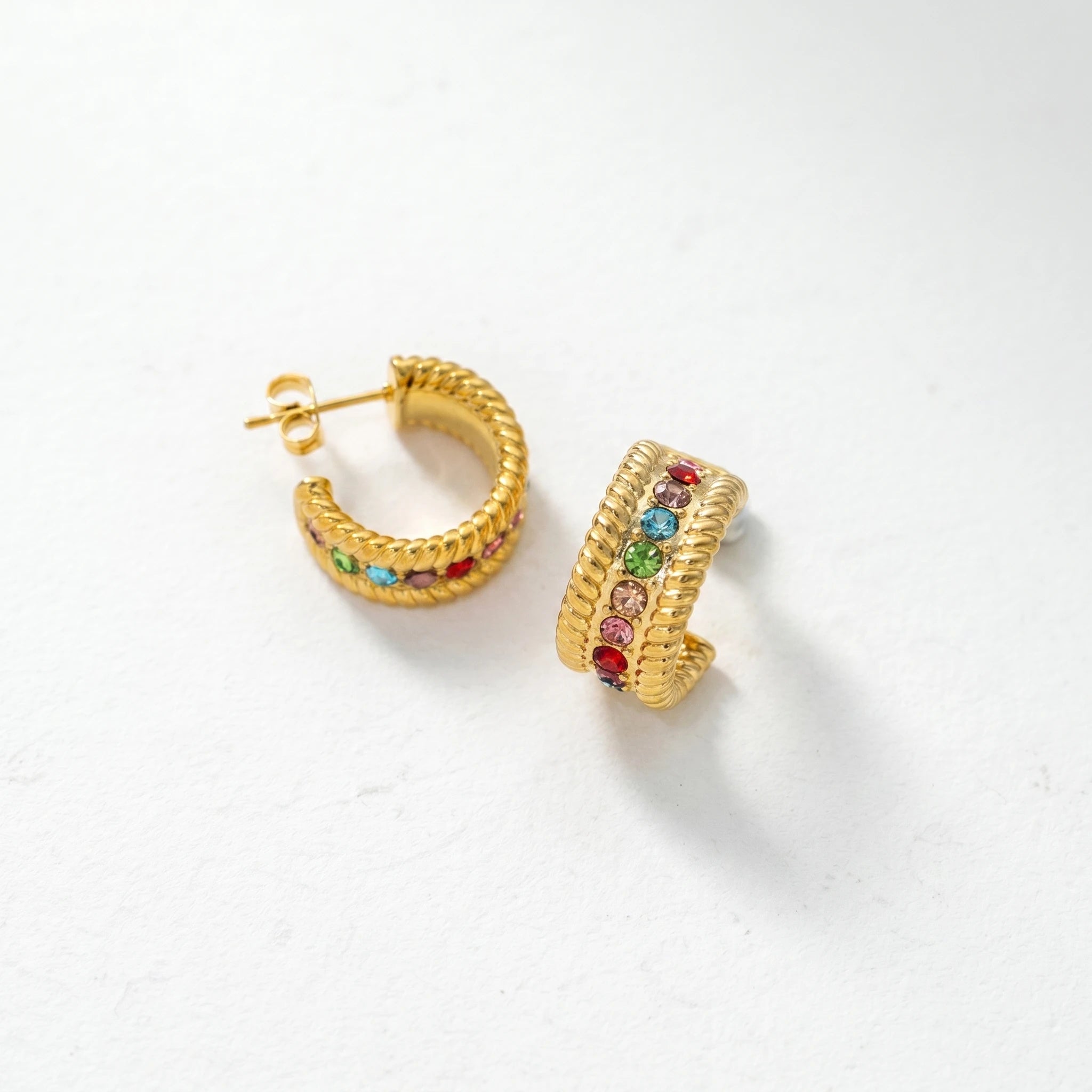 QIAOREN 12427Waterproof Tarnish Free Twisted Cable Border Earrings Stainless Steel Gold Multicolor CZ Half Hoop Studs Women