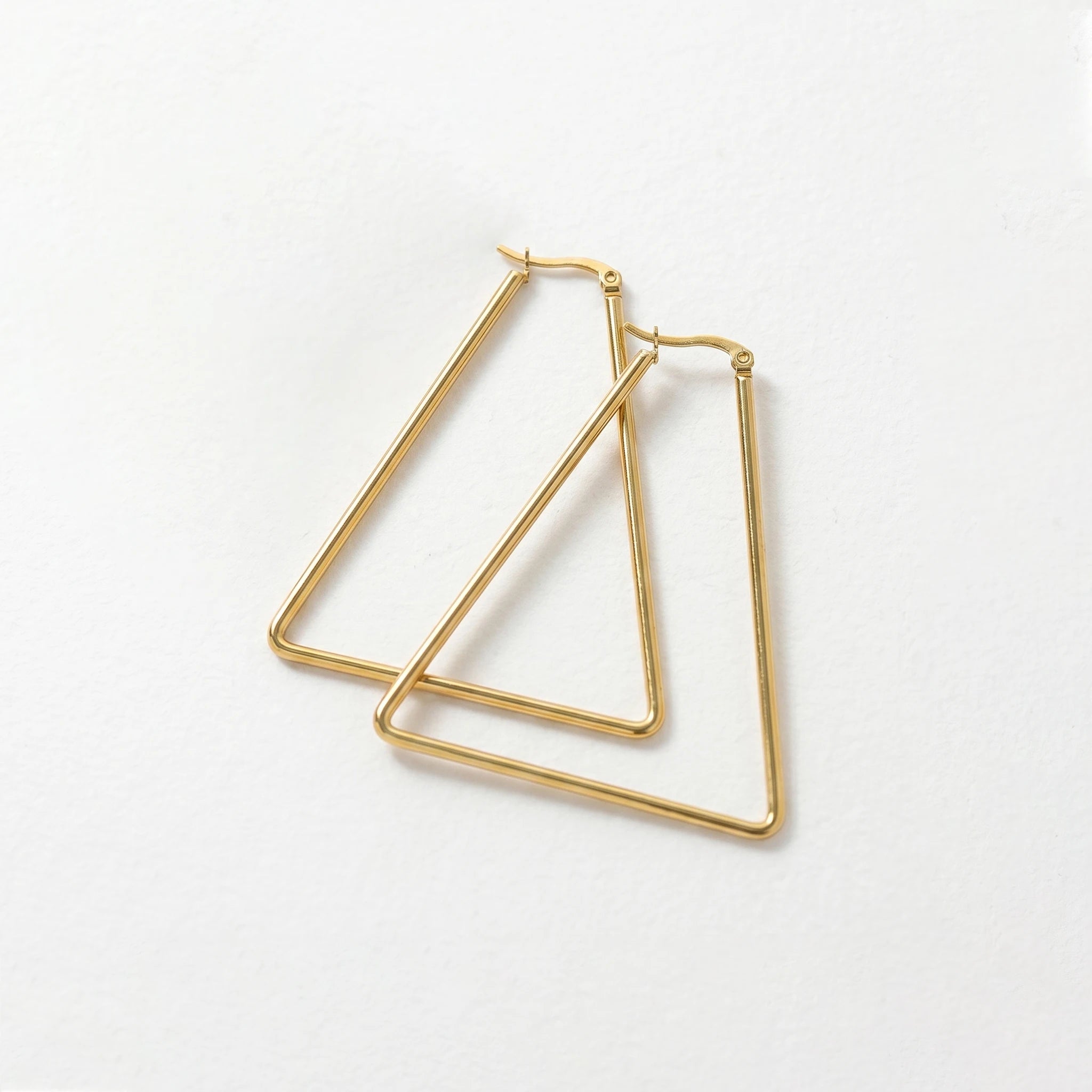 QIAOREN 12332 Waterproof Tarnish Free Triangle Hoop Earrings Gold Stainless Steel Sleek 3-Sided Triangular Latchback Hoops US EU