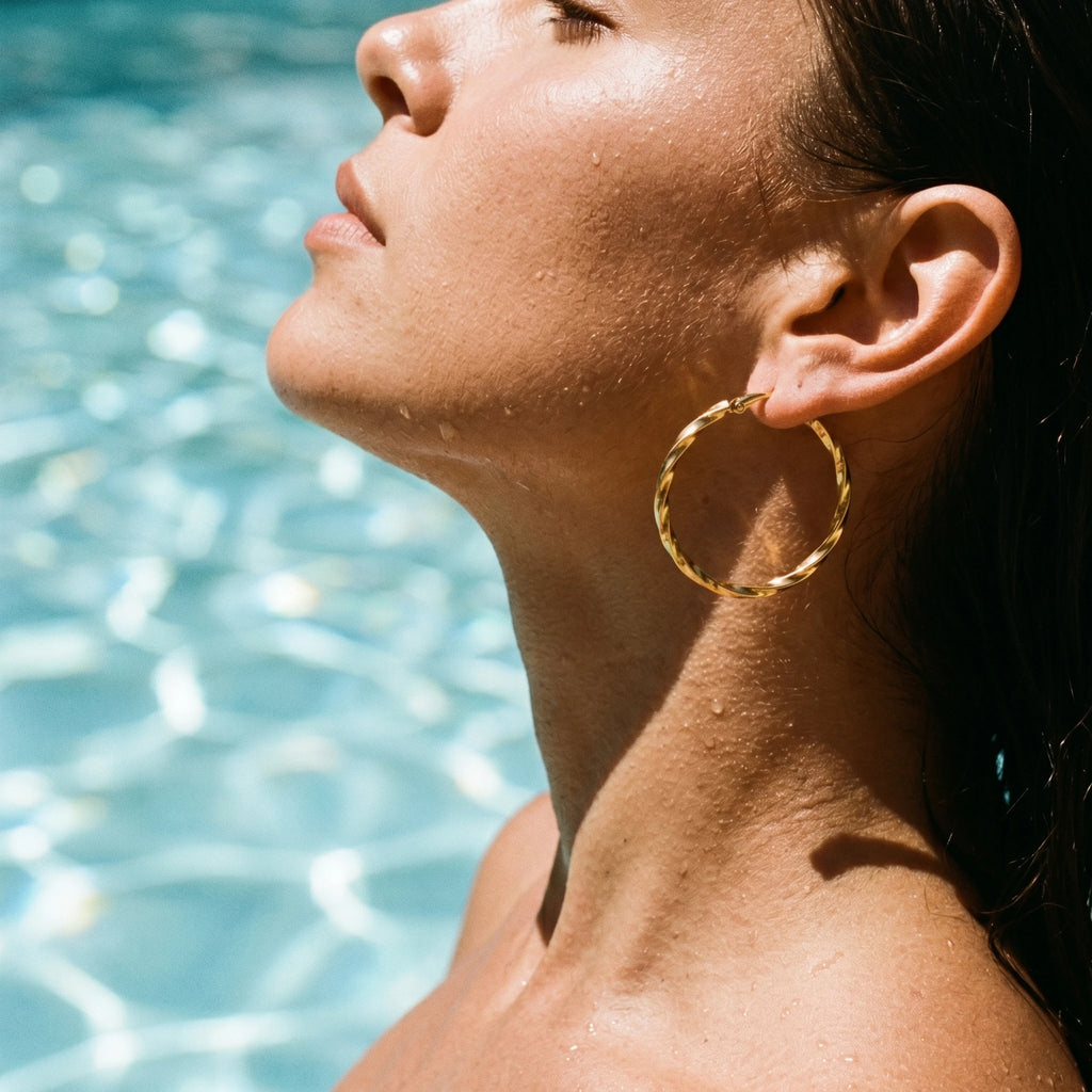QIAOREN 12312 Gold Plated Hammered Oval Hoop Earrings for Women Stainless Steel Textured Minimalist Fashion Jewelry