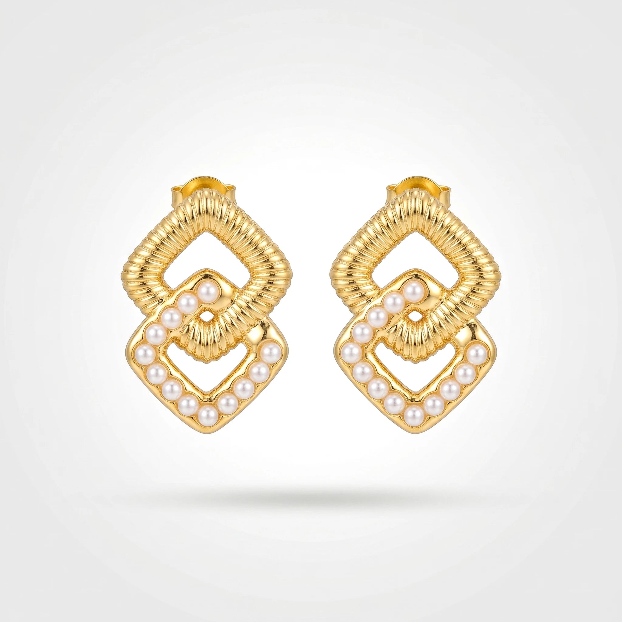 QIAOREN 12435  Interlocking Rhombus Pearl Earrings Gold Stainless Steel Ribbed Textured Diamond Studs Women US EU