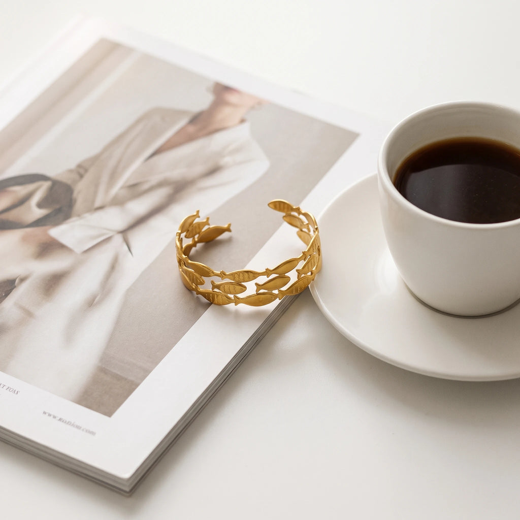 QIAOREN 14106 Stainless Steel Fish Open Cuff Bracelet Waterproof Hypoallergenic Ocean Jewelry OEM ODM