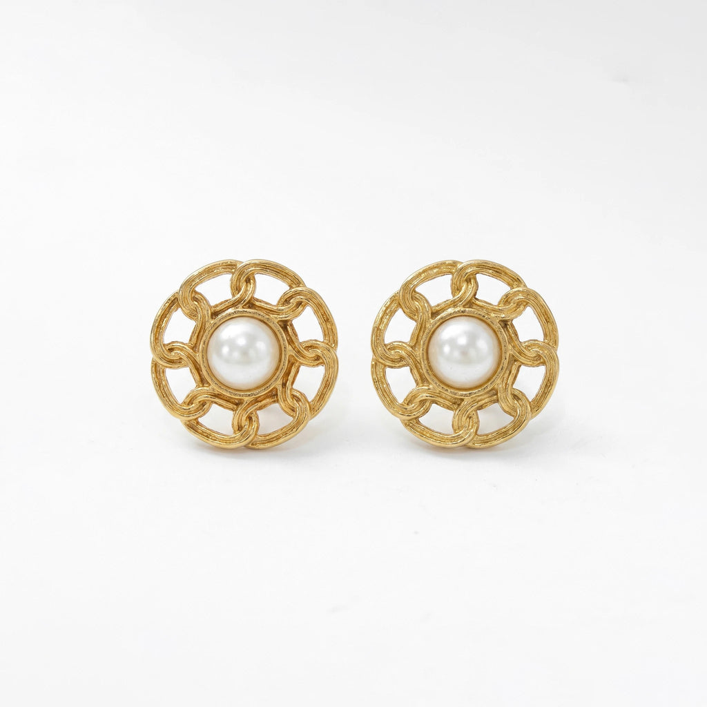 QIAOREN 12264 Trendy French Vintage Pearl Stud Earrings Gold Stainless Steel Interlocking Curb Chain Link Openwork Jewelry Women