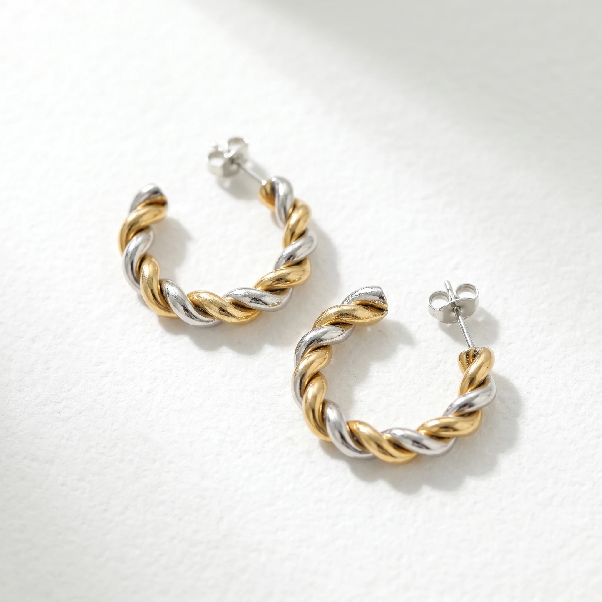 QIAOREN 12398 Elegant Quiet Luxury Mixed Metal Hoops Gold Silver Twisted Rope Stainless Steel Sinuous Chunky C Hoop Studs Gift