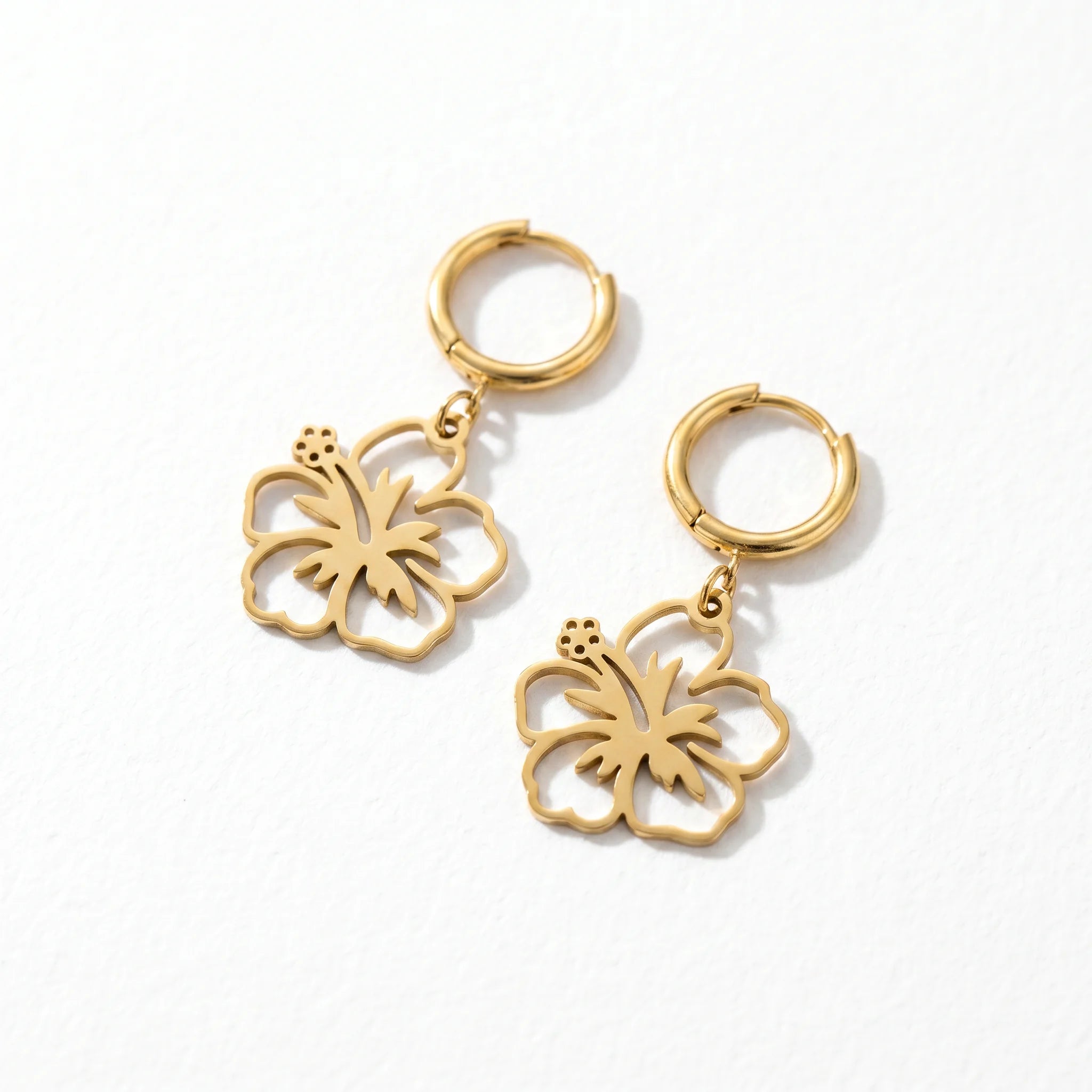 QIAOREN 10945 Hypoallergenic Stainless Steel Vintage Hollow Flower Earrings 18K Gold Plated Waterproof Tarnish Resistant Hoops