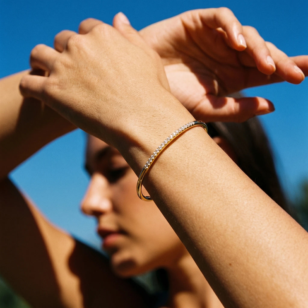 QIAOREN 12784 Minimalist Plain Thick Gold Round Bracelet Stainless Steel Polished Stackable Wrist Jewelry