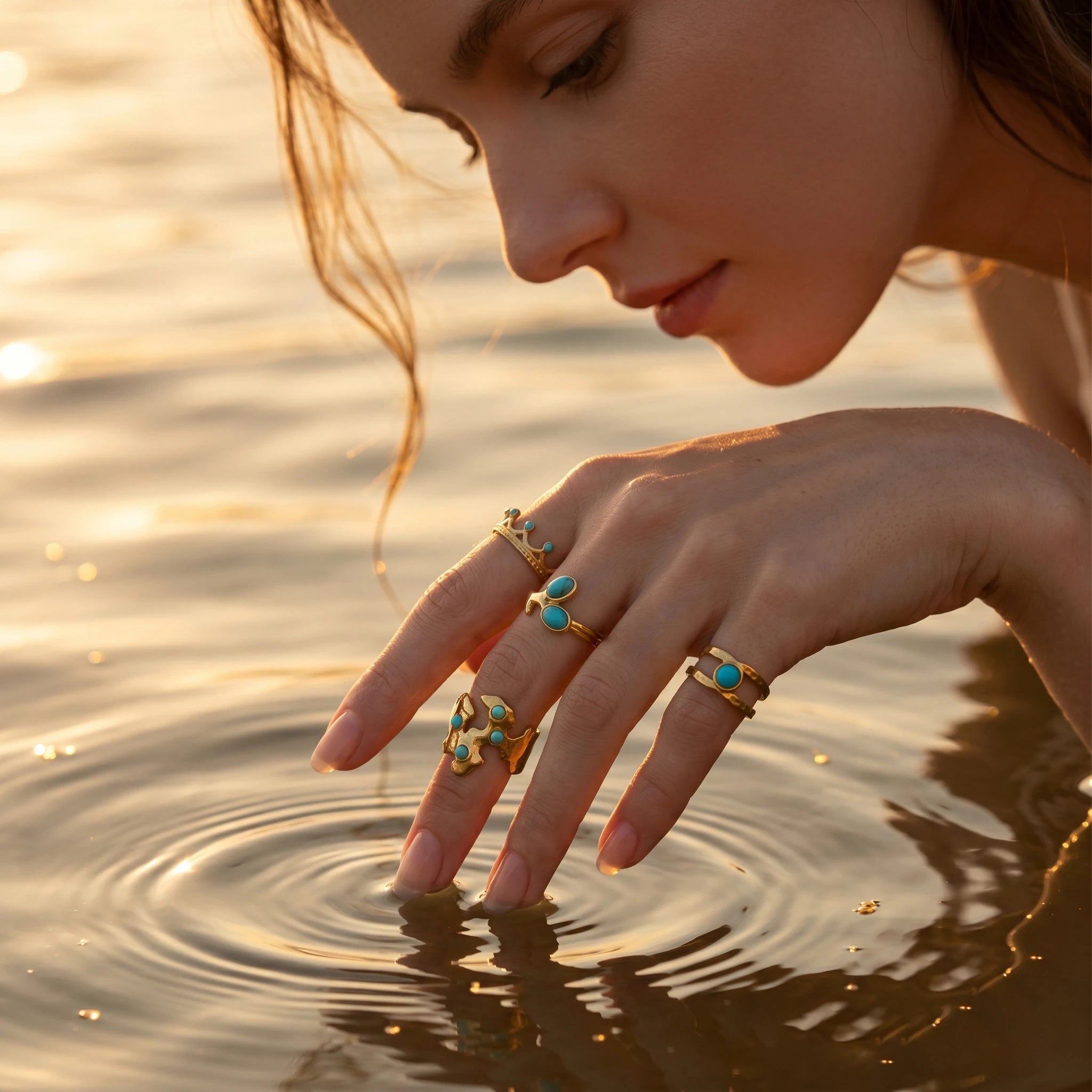 QIAOREN  5Pcs Gold Stainless Steel Turquoise Open Ring Set Irregular Hammered Crown Adjustable Boho Stackable Rings