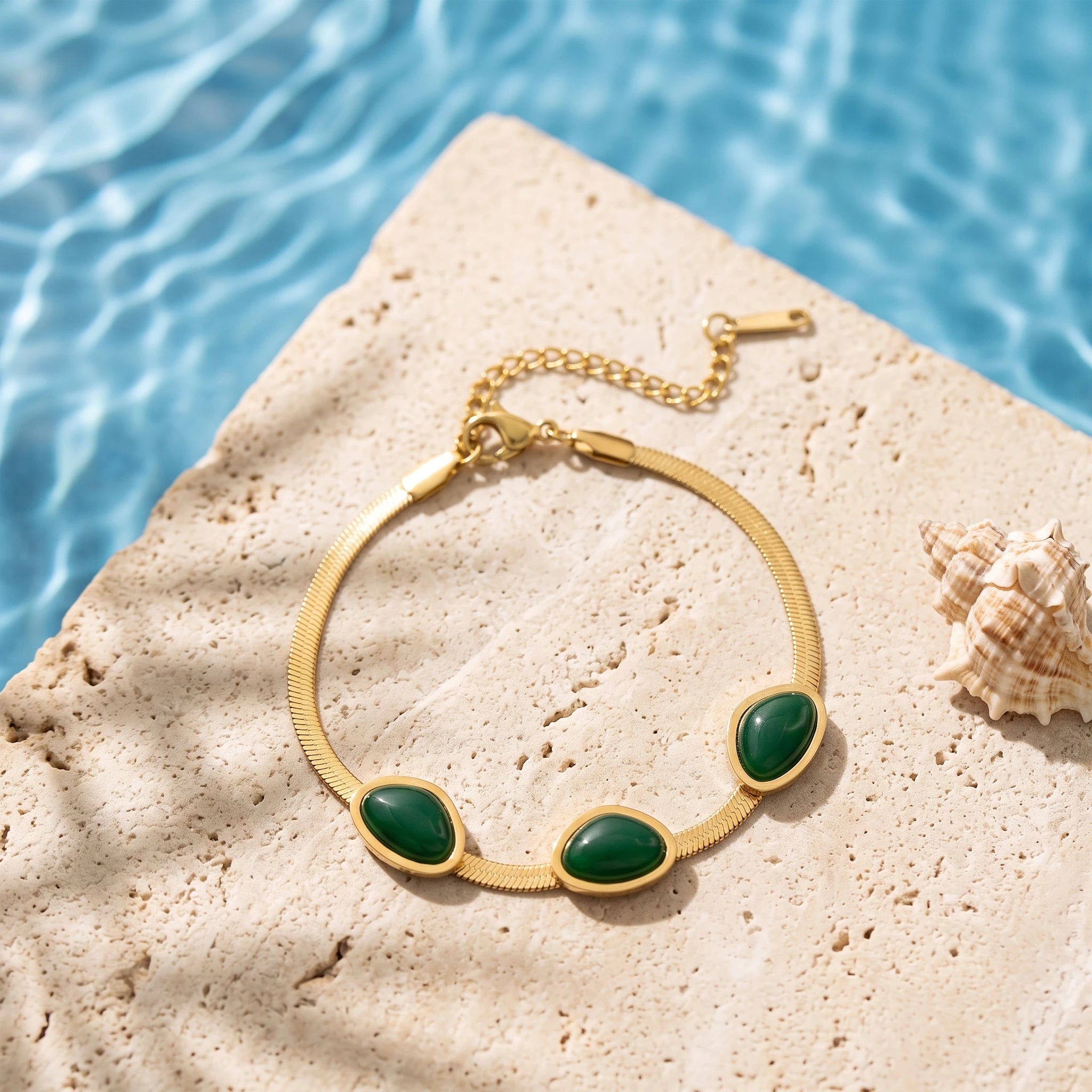 QIAOREN 13354 Gold Plated Stainless Steel Green Stone Herringbone Bracelet Minimalist Dainty Jewelry for Women