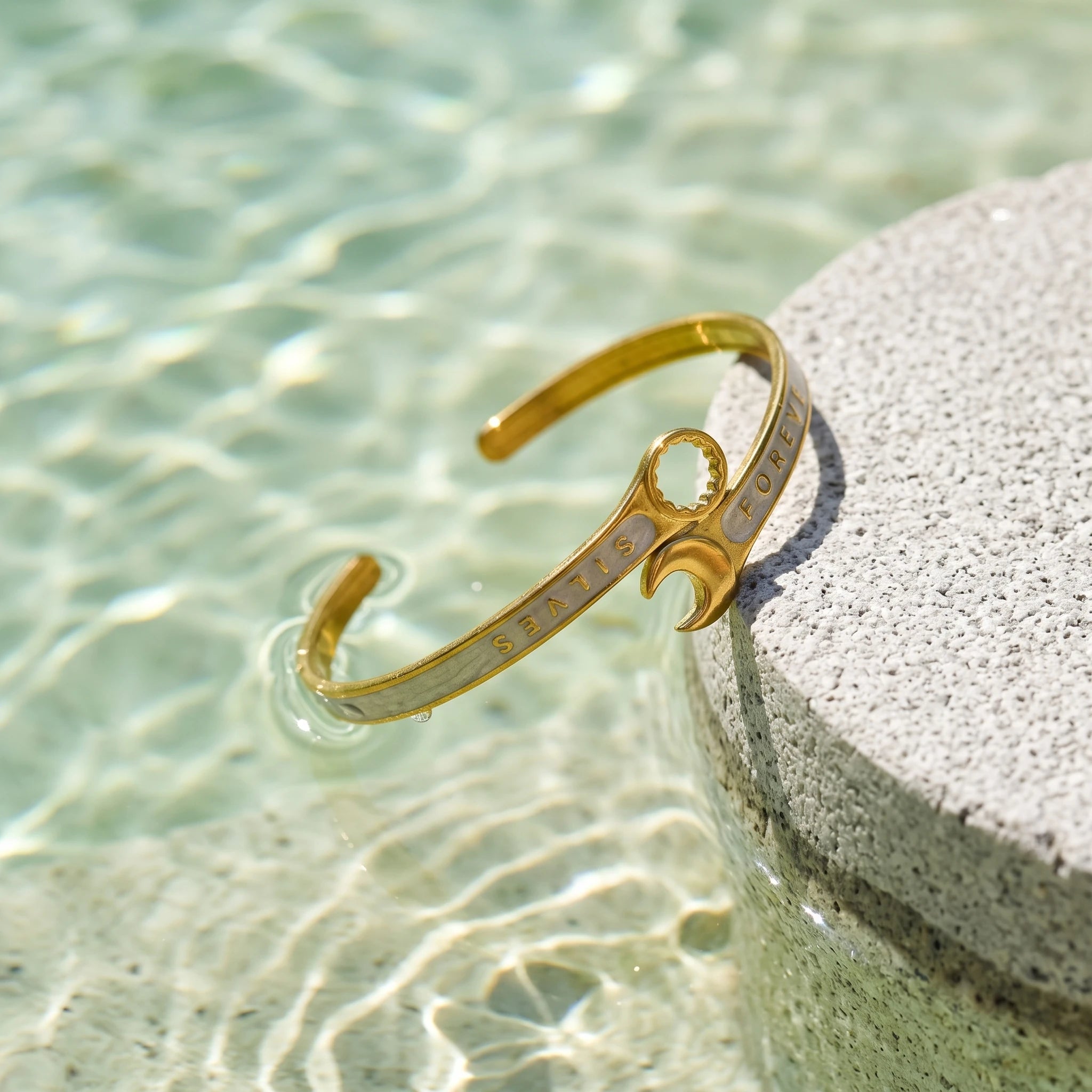 QIAOREN 14120 Stainless Steel Sun Moon Open Cuff Bracelet Gold Waterproof Couple Jewelry OEM ODM