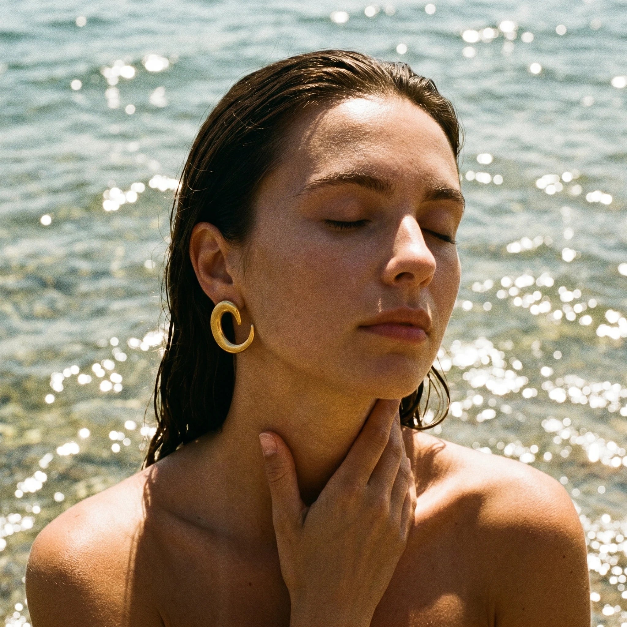 QIAOREN 10845 Tarnish Resistant 18K Gold Plated Chunky C-Shaped Earrings, Minimalist Stainless Steel Open Hoops