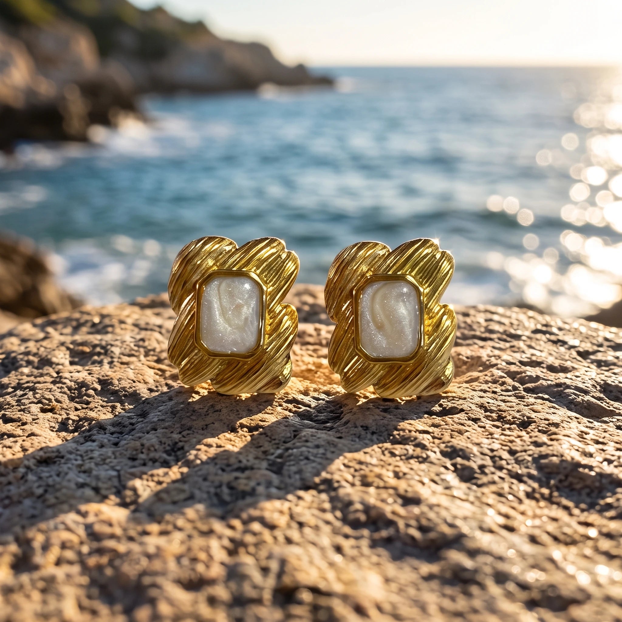 QIAOREN 14091-93 Stainless Steel Textured Stud Earrings Vintage Gold Red Enamel Waterproof Hypoallergenic Jewelry OEM ODM