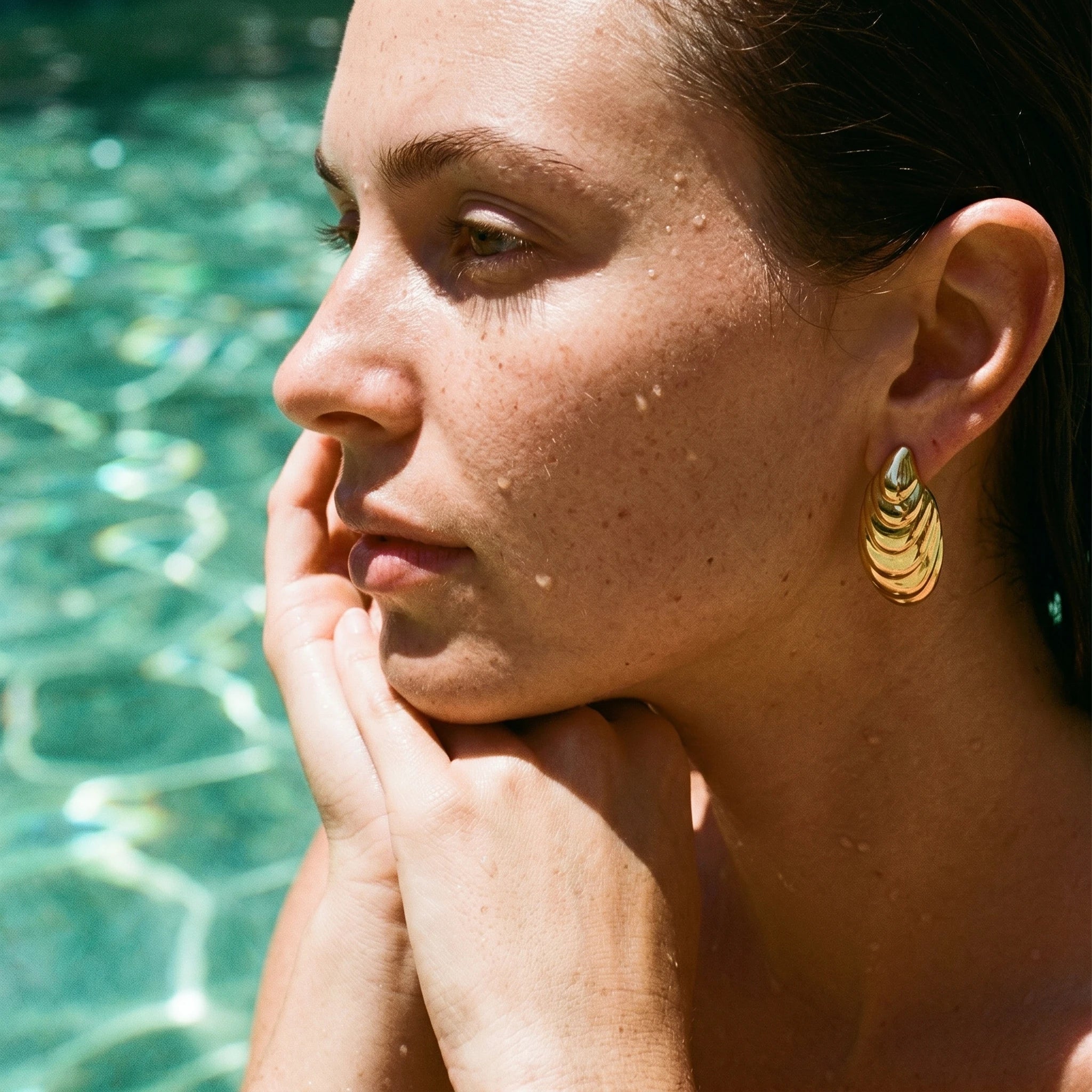 QIAOREN 13221Gold Plated Shell Stud Earrings for Women Stainless Steel Coastal Beach Minimalist Fashion Jewelry