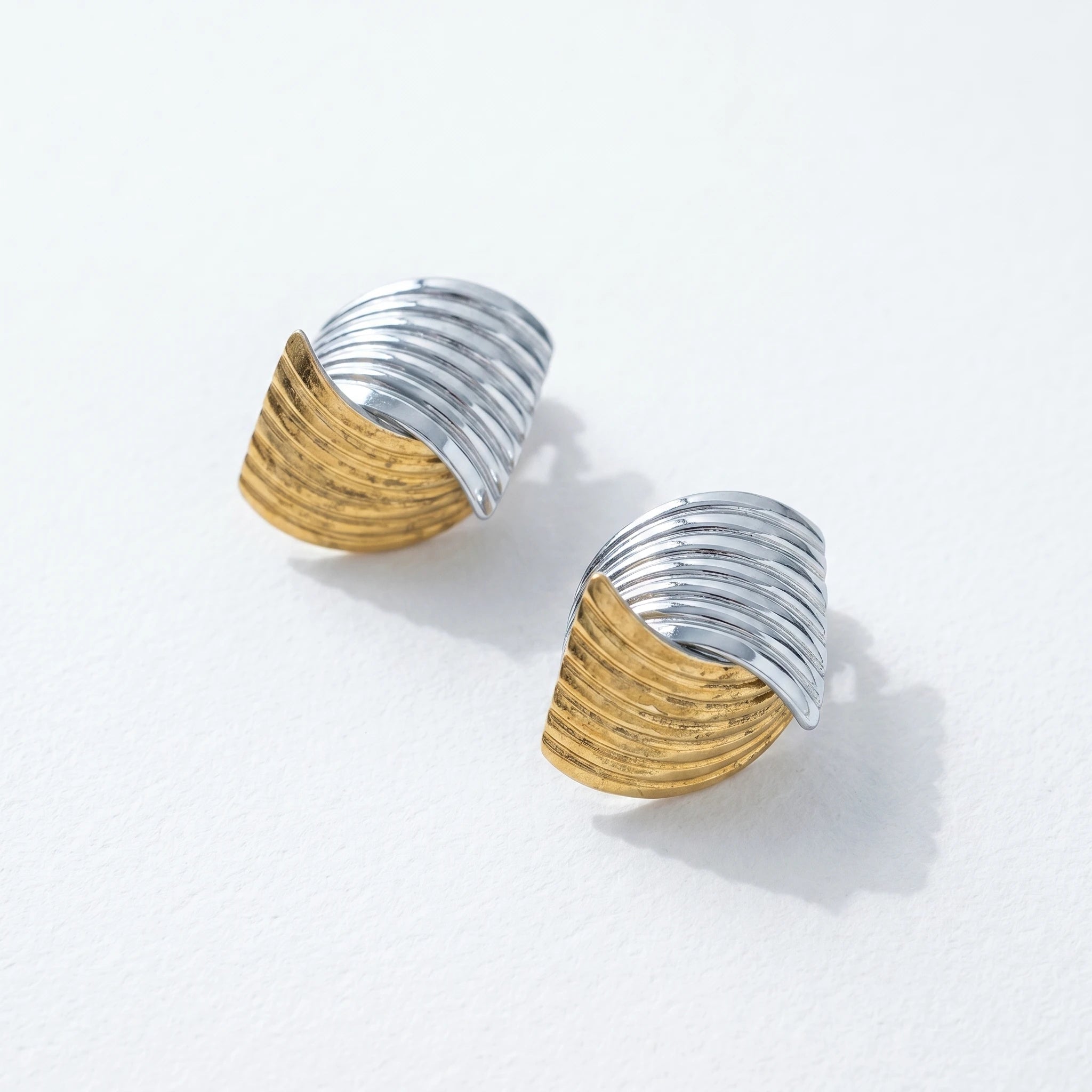QIAOREN 12761 Stainless Steel Two Tone Layered Twist Stud Earrings Silver Gold Ridged Curved Statement Ear Jewelry for Women
