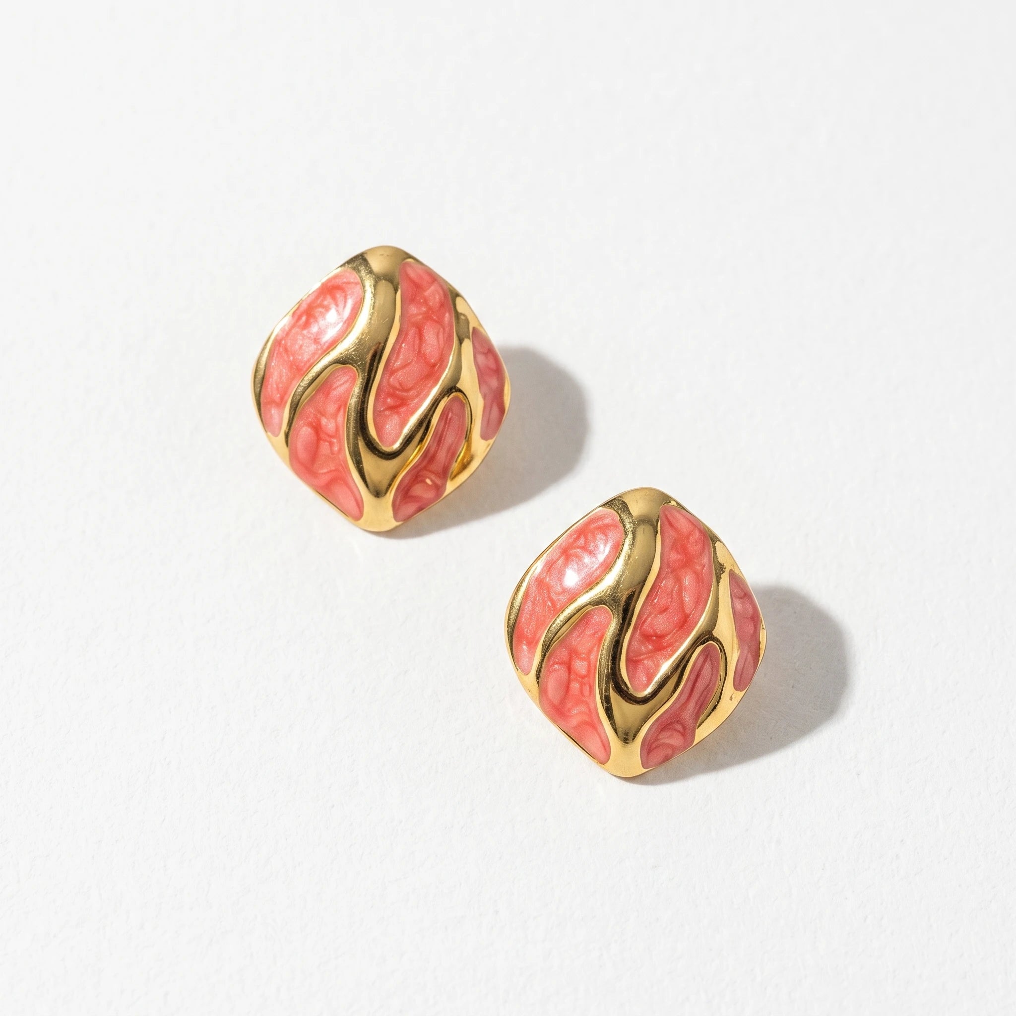 QIAOREN 13647-50  Irregular Square Wave Enamel Stud Earring Set, Curved Gold Line Inlaid Gloss Resin Gold Frame