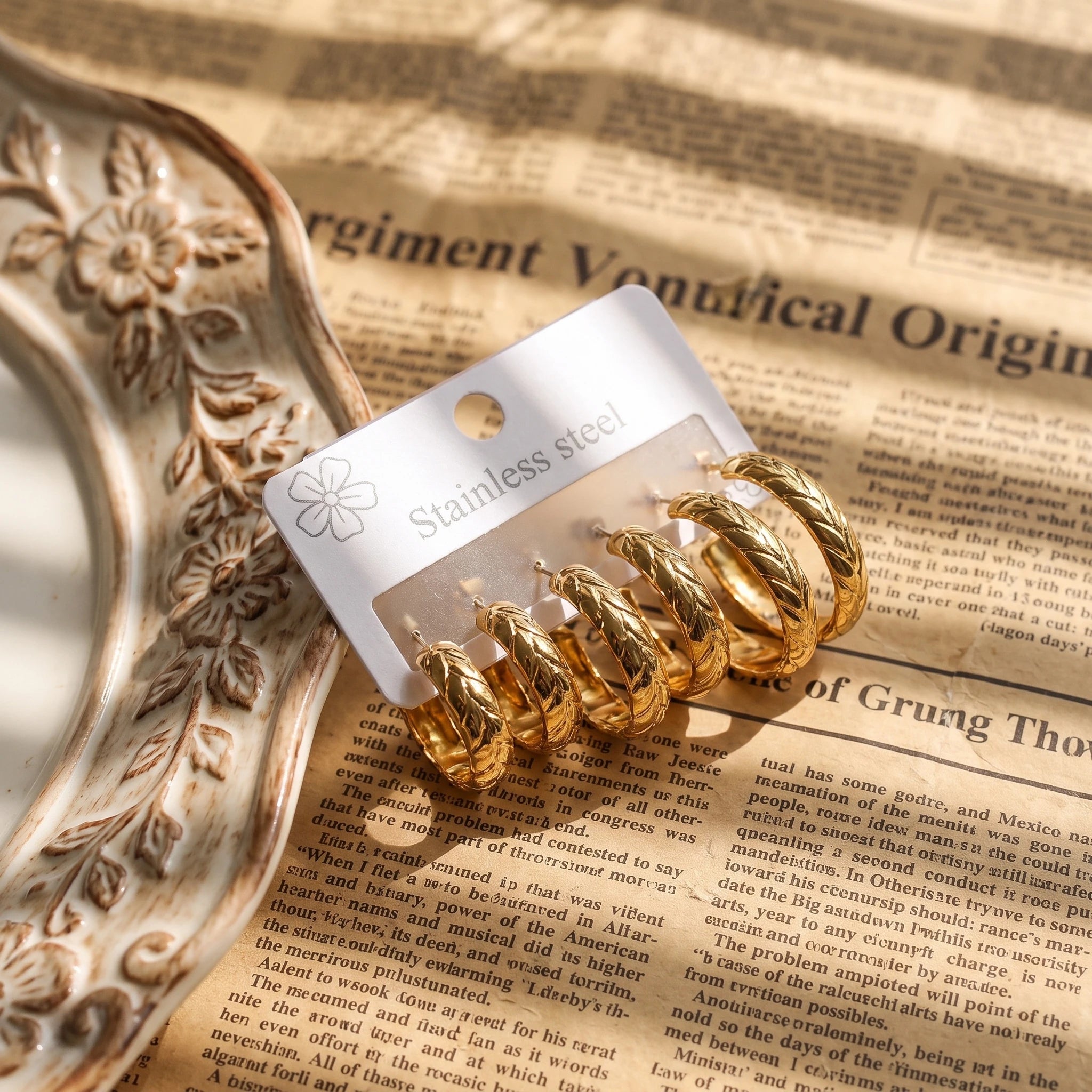 QIAOREN14603Gold Stainless Steel Hoop Earrings Wheat Texture Huggie Earrings Waterproof Hypoallergenic Fashion Jewelry for Women