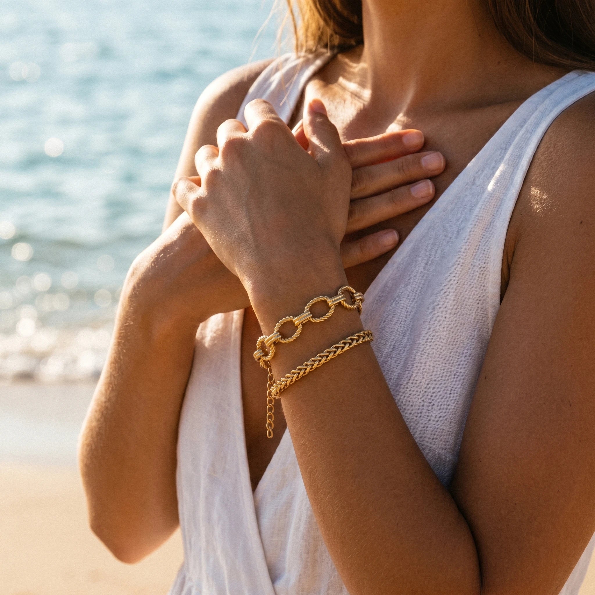 QIAOREN 10672 Trendy Stainless Steel Gold Rope Chain Bracelet Fashion Waterproof Jewelry for Women Daily Wear