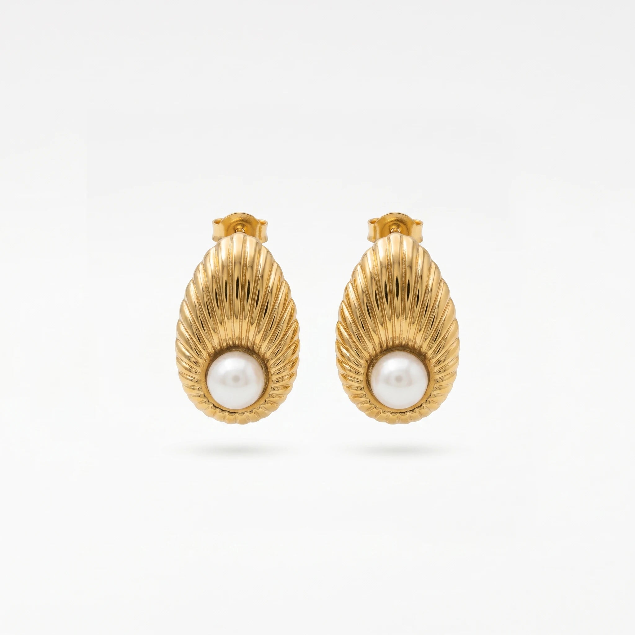 QIAOREN 12203 Gold Plated Stainless Steel Ribbed Seashell Pearl Stud Earrings