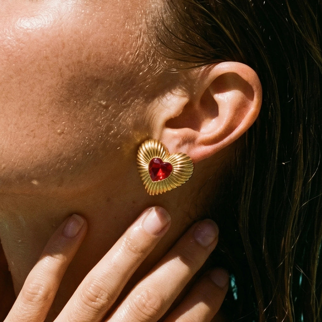 QIAOREN 12205 Gold Plated Stainless Steel Sunburst Heart Stud Earrings