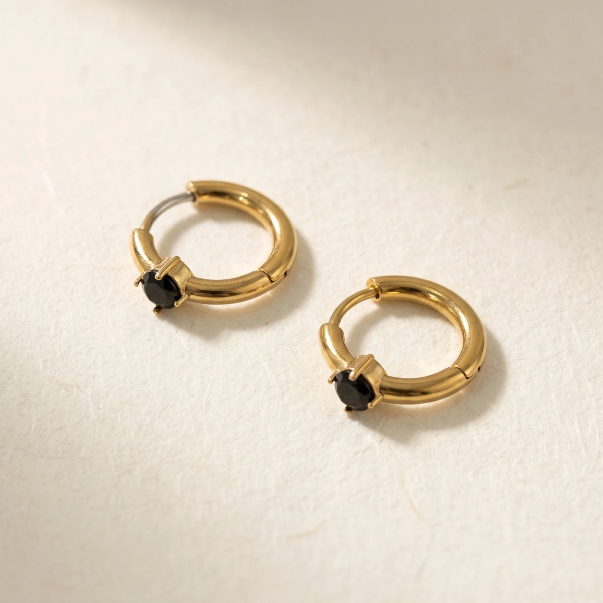 QIAOREN 12130-34 Assorted Round Colored Gem Stainless Steel Small Hoop Earrings PVD Gold Hypoallergenic Ear Buckle