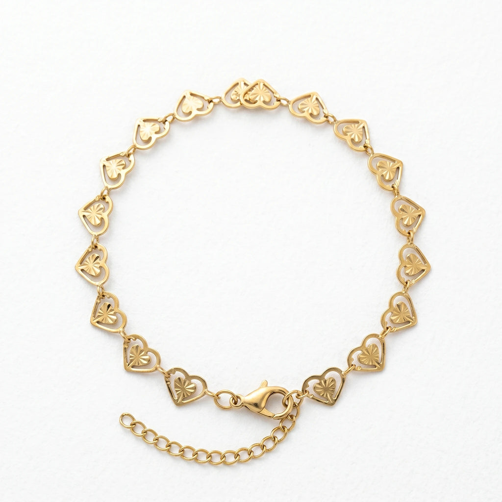 QIAOREN 11081 Elegant Gold Heart Link Bracelet Stainless Steel Waterproof Romantic Minimalist Bracelet for Women Jewelry Gift