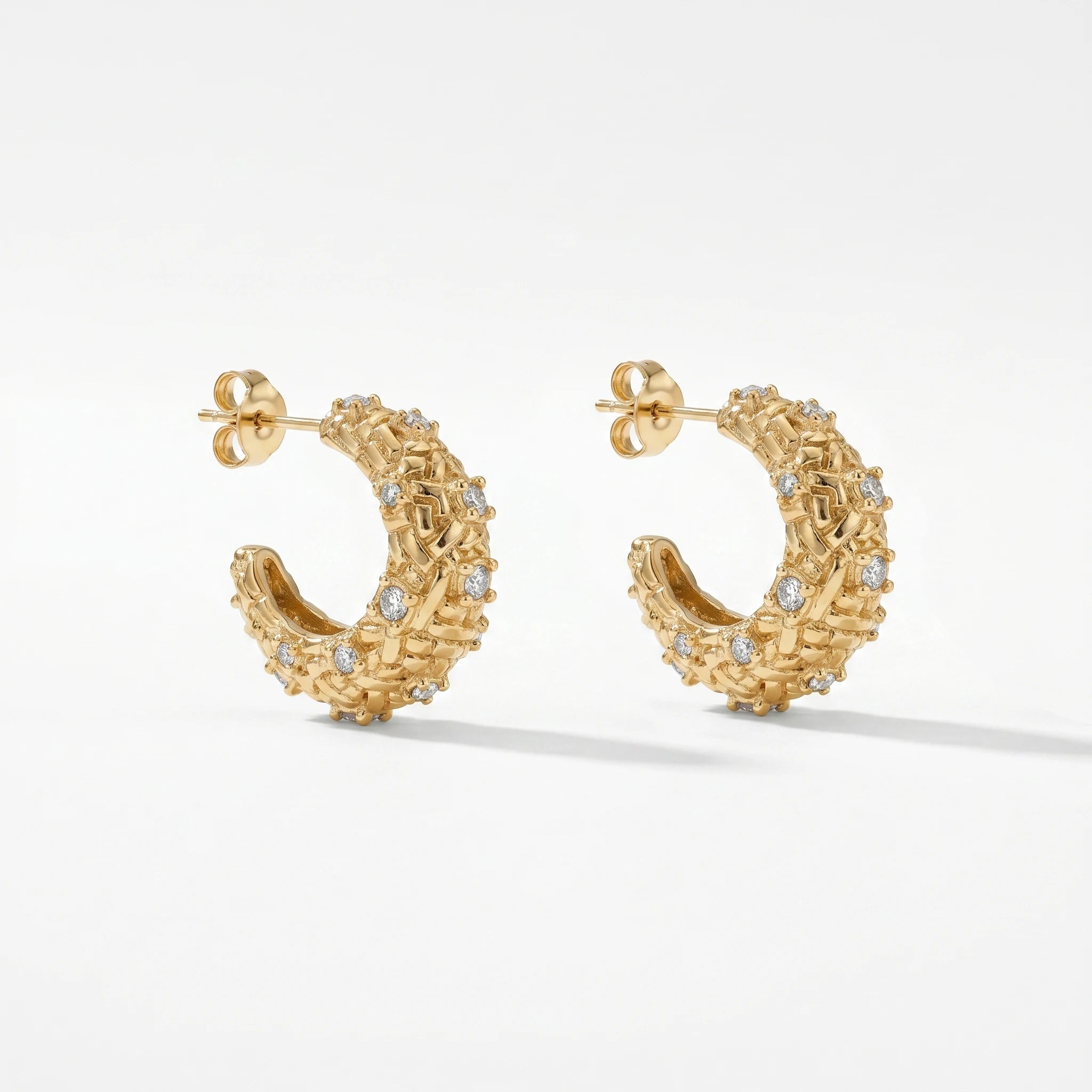QIAOREN 12456 Niche Woven Grain Textured Half Hoop Studs Glossy Gold Stainless Steel Waterproof Paved Crystal Huggie Earrings