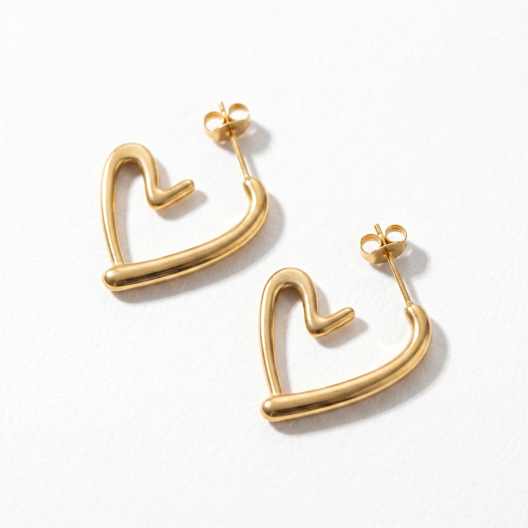 QIAOREN 10957 18K Gold Plated Open Heart Hoop Earrings Stainless Steel Tarnish Free Waterproof Daily Jewelry