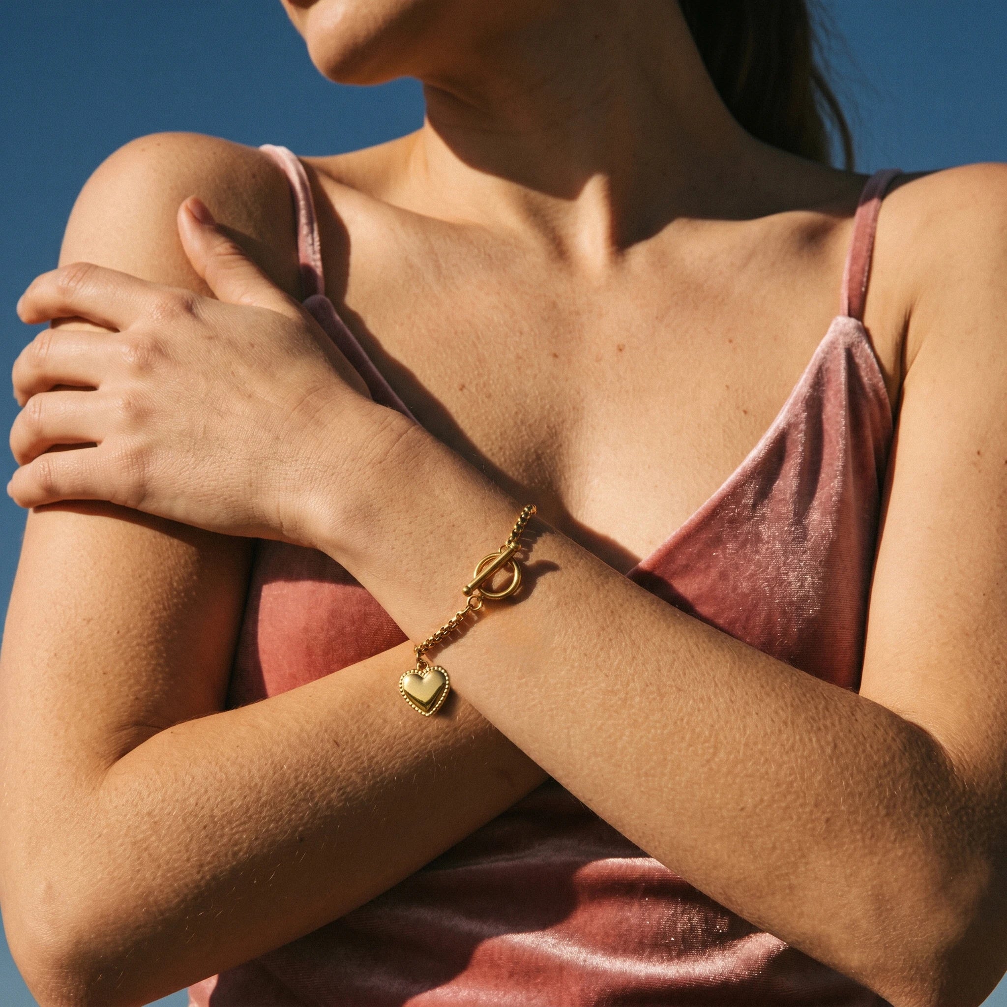 QIAOREN 11759 Dainty Heart Charm Box Chain Bracelet 18K Gold Stainless Steel Everyday Stackable Jewelry