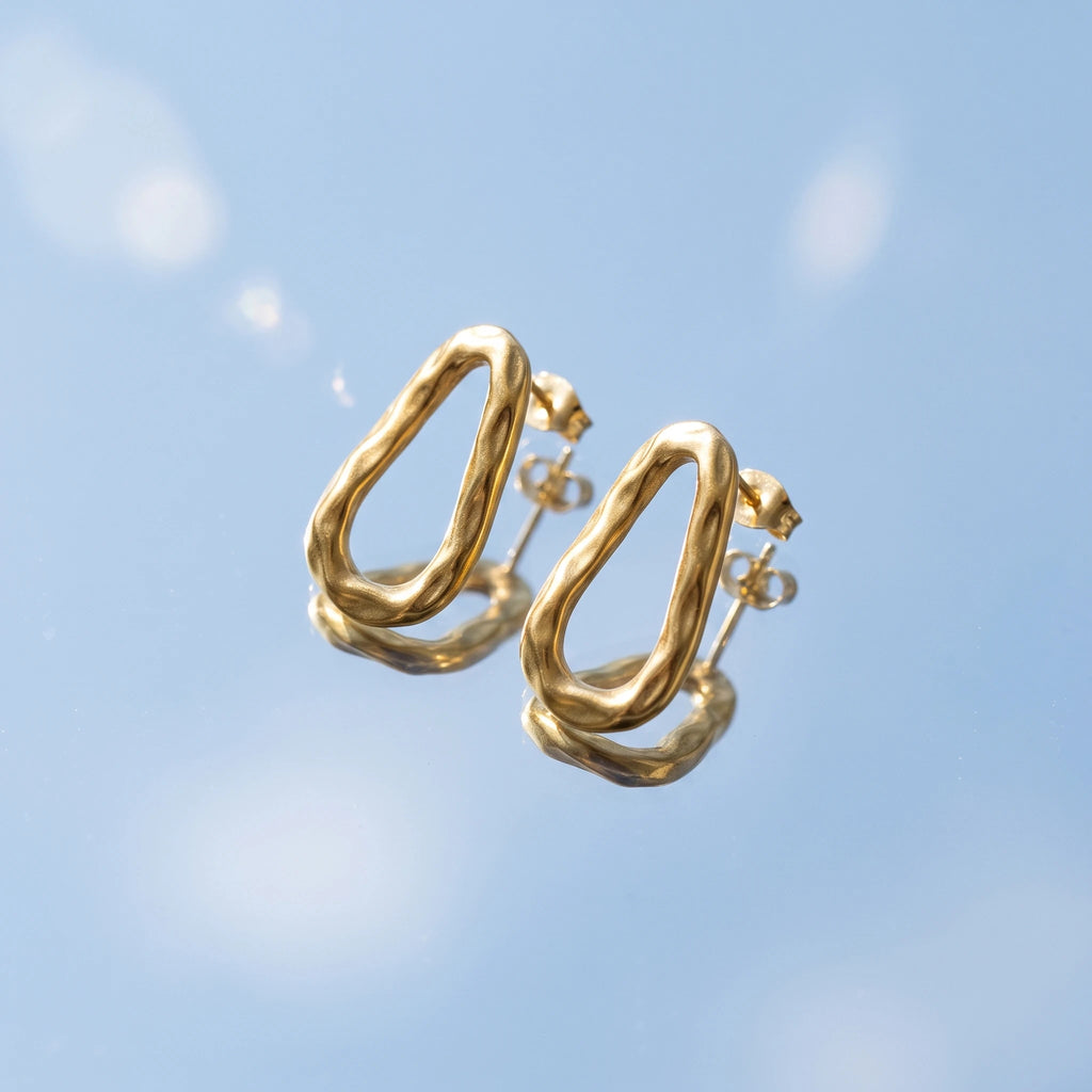 QIAOREN 14013 Matte Gold Irregular Teardrop Hollow Hoop Stud Earrings, Hammered Textured Abstract Oval Ear Stud Jewelry Gift