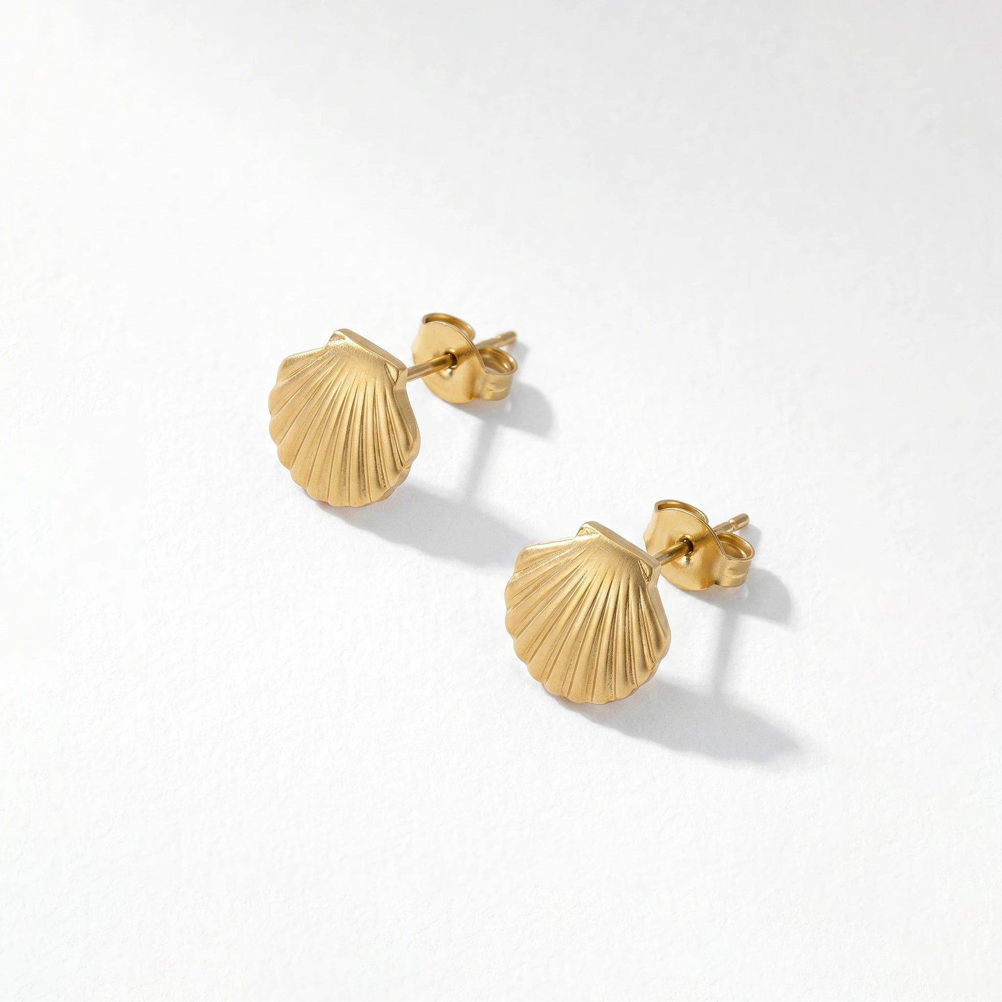 QIAOREN 11864 Waterproof Tarnish Free Stainless Steel Shell Stud Earrings Gold Textured Scallop Sea Shell Ocean Jewelry Women US