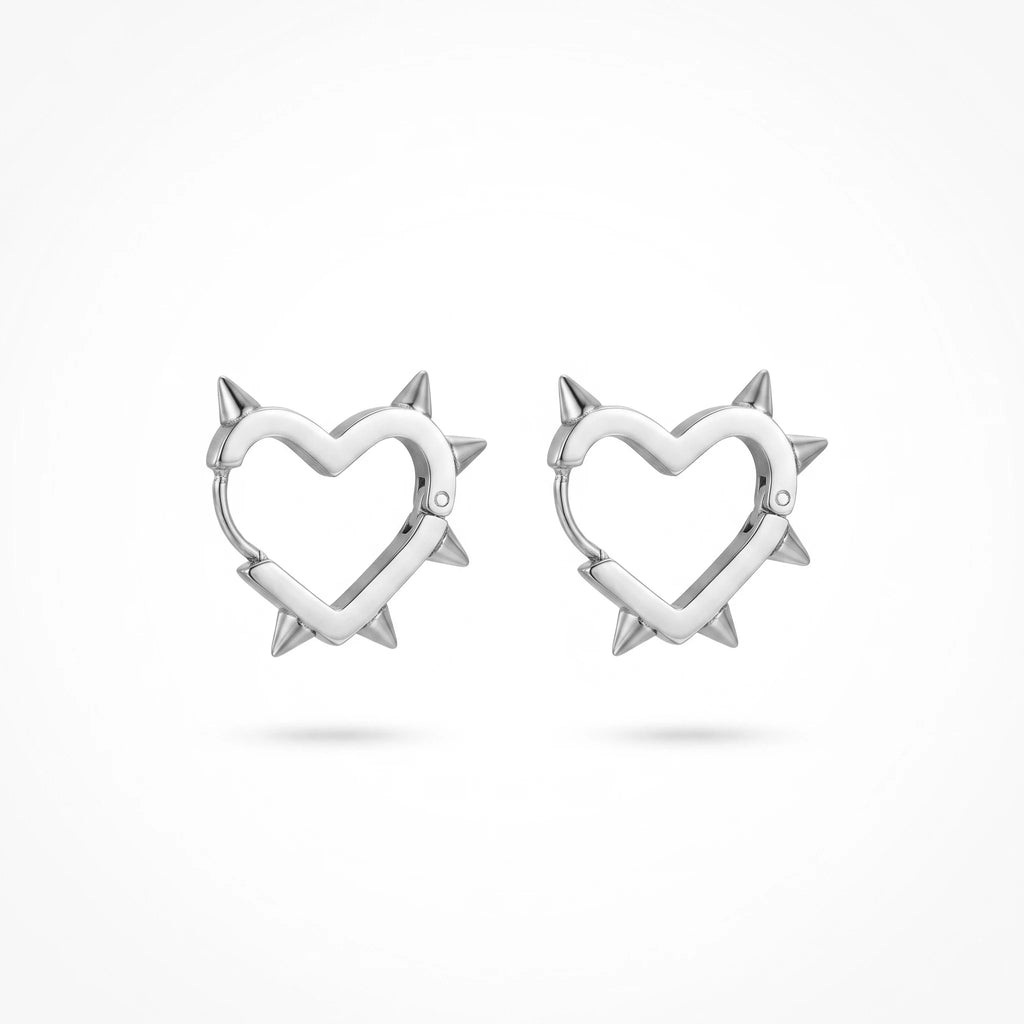 QIAOREN 13041 Edgy Spike Heart Huggie Hoop Earrings 18K Gold Stainless Steel Gothic Y2K Punk Rivet Heart Small Hoop Earring
