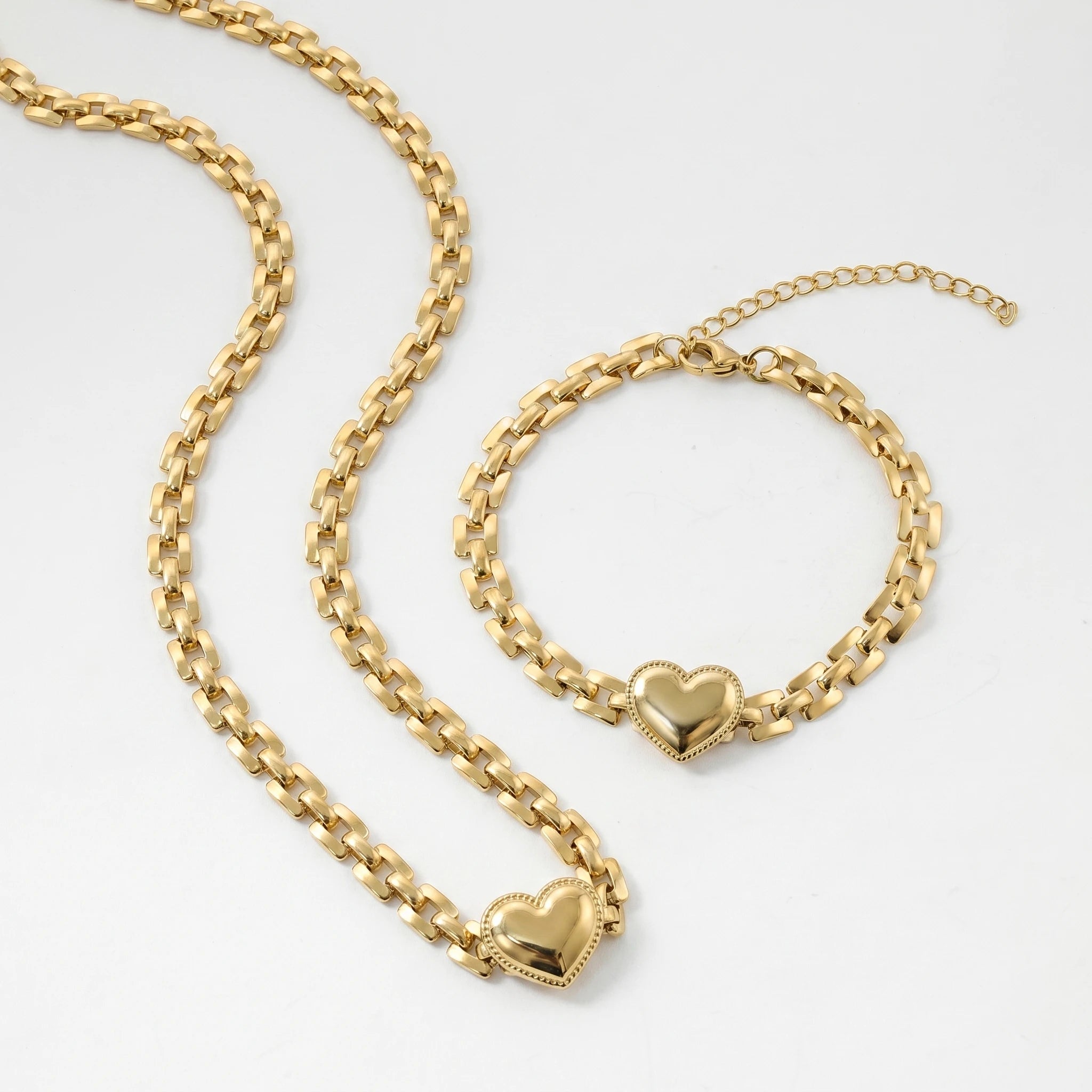 QIAOREN 11626 Tarnish Free 18K Gold Stainless Steel Embossed Heart Jewelry Set Chunky Chain Necklace Bracelet