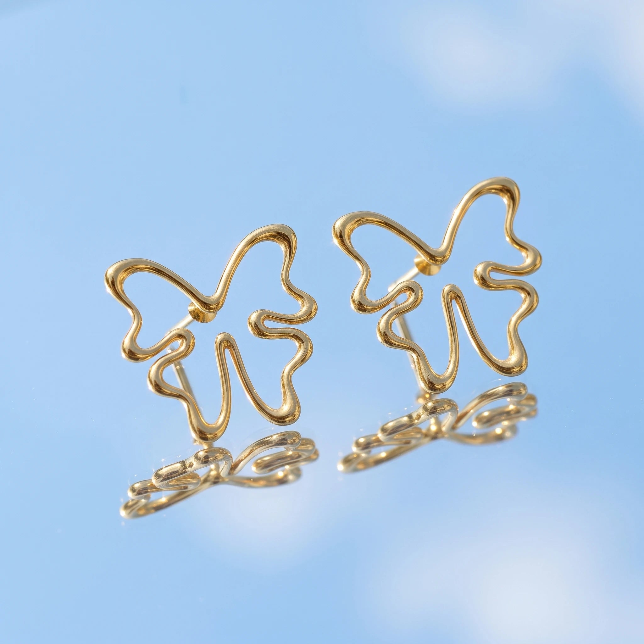 QIAOREN 14067 Abstract Hollow Butterfly Stud Earrings, Wavy Outline Open Butterfly Ear Stud Jewelry Gift for Daily Fashion
