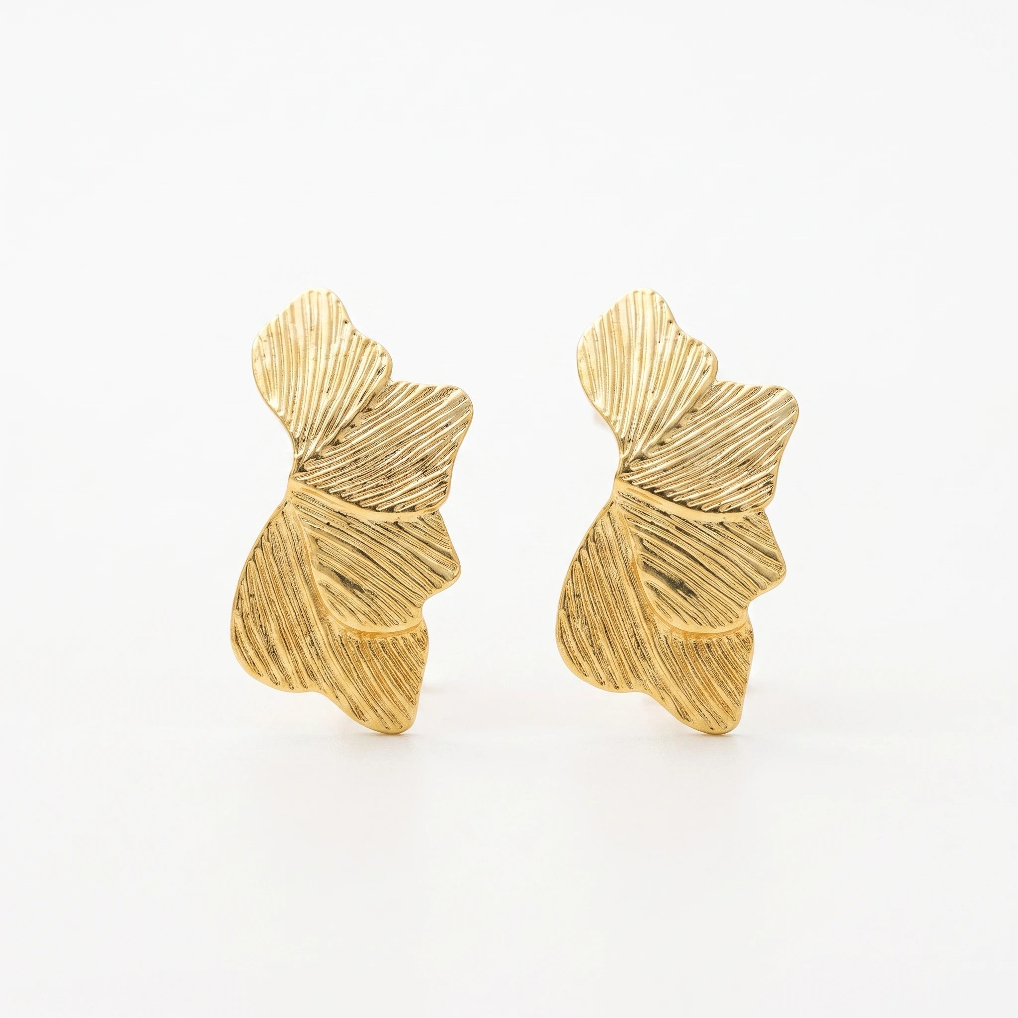 QIAOREN 13245 18K Gold PVD Plated Stainless Steel Plumeria Stud Earrings Polished Five Petal Flower Ear Studs