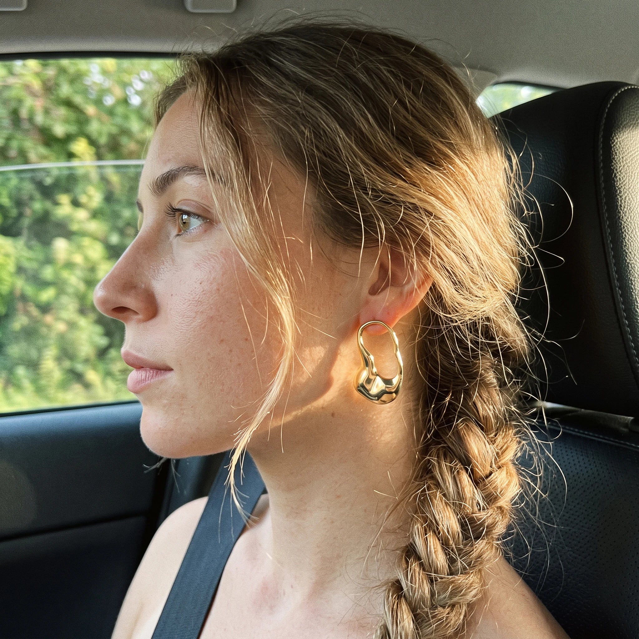 QIAOREN 14069 Irregular Teardrop Open Hoop Stud Earrings, Organic Fluid Hollow Drop Ear Stud Jewelry Gift for Daily Fashion